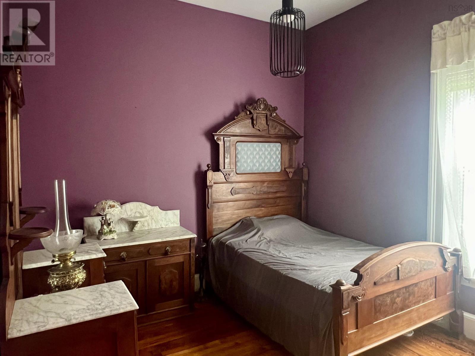 258 Faulkland Street Property Photo 49