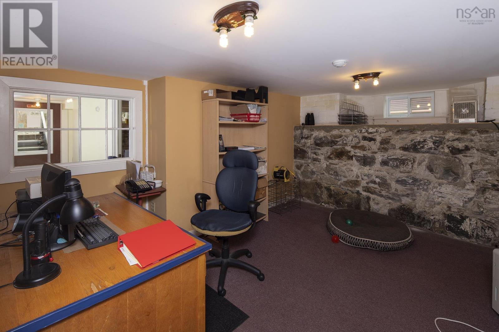 27 Willow Street Property Photo 14