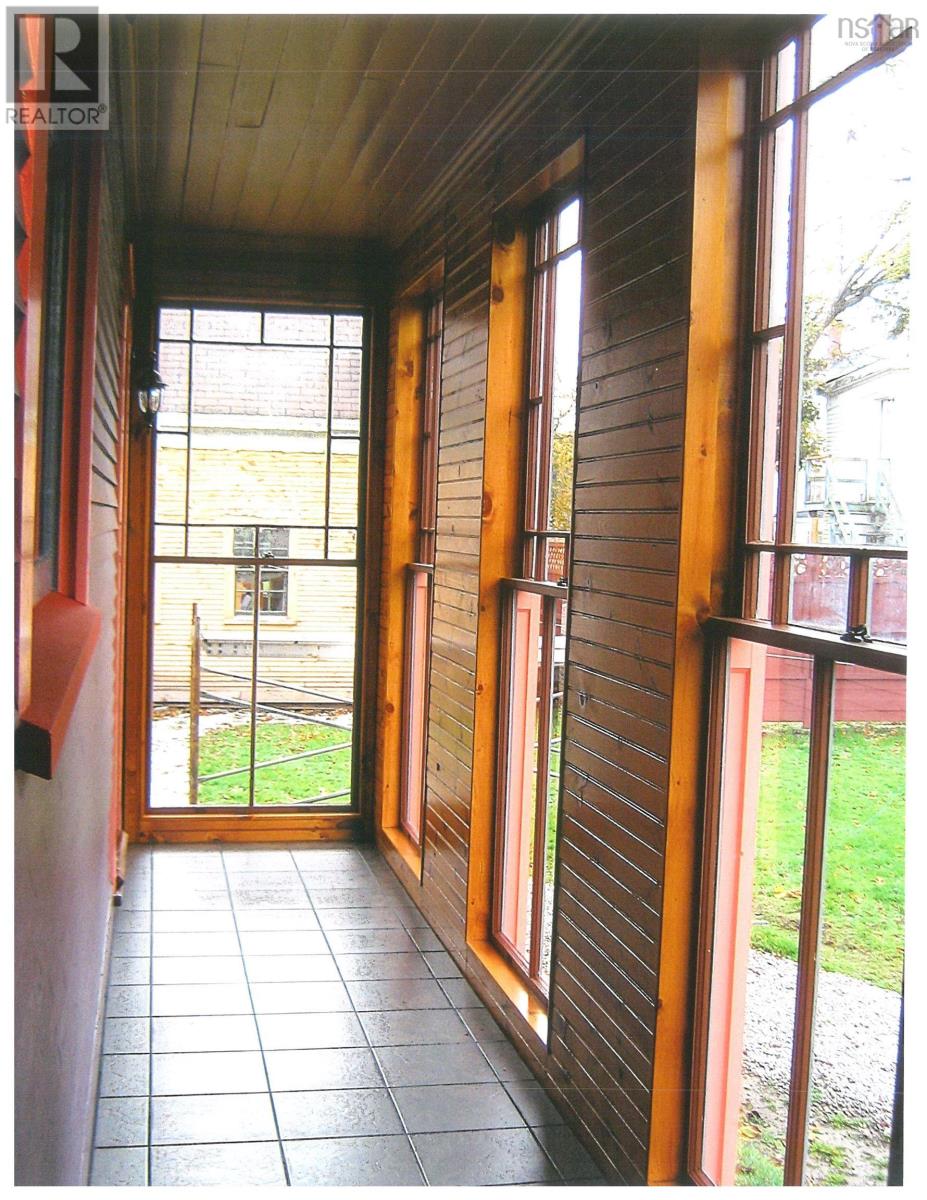 27 Willow Street Property Photo 43