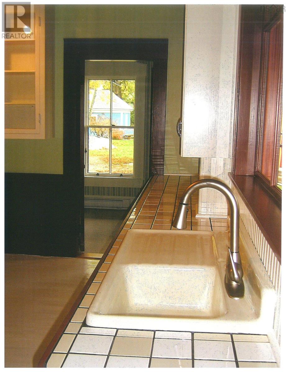 27 Willow Street Property Photo 44