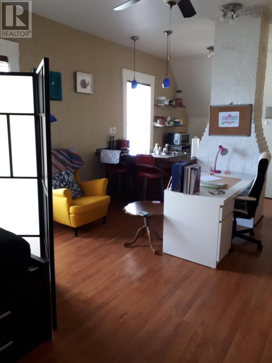 27 Willow Street Property Photo 47
