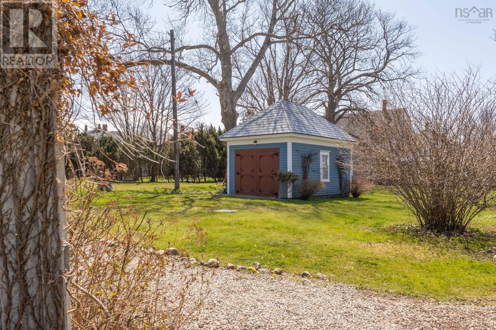 27 Willow Street Property Photo 50