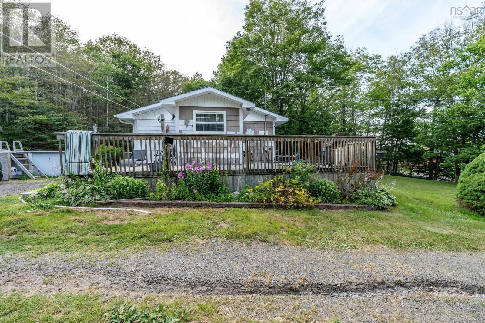 1037 Culloden Road Property Photo 2