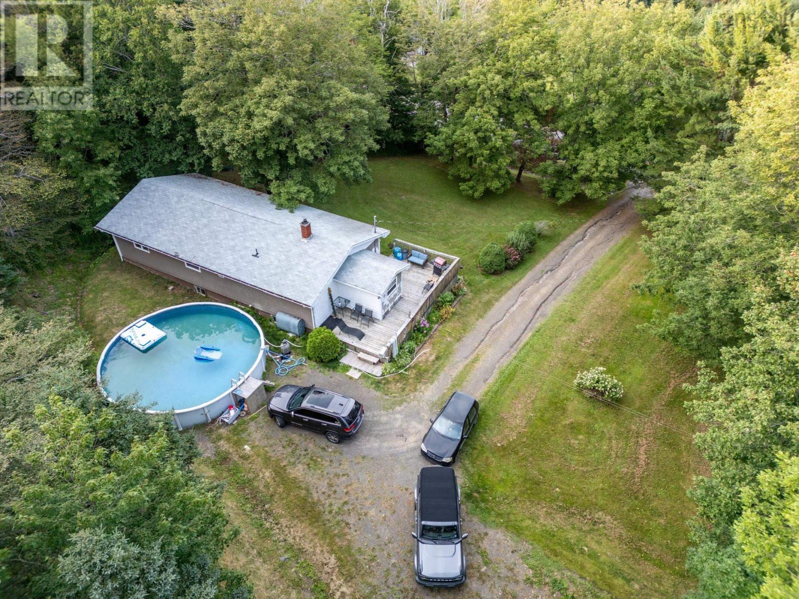 1037 Culloden Road Property Photo 3