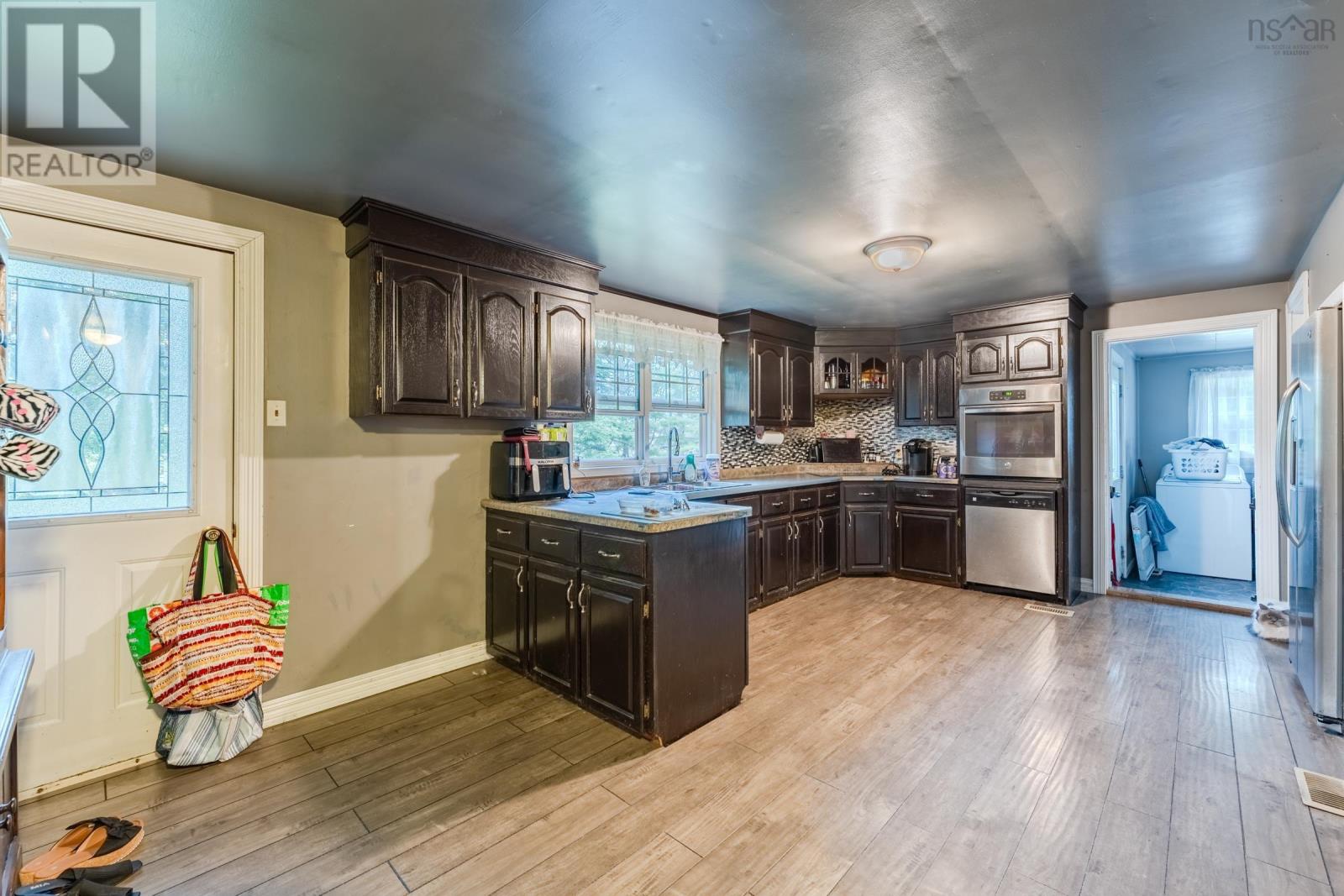 1037 Culloden Road Property Photo 10