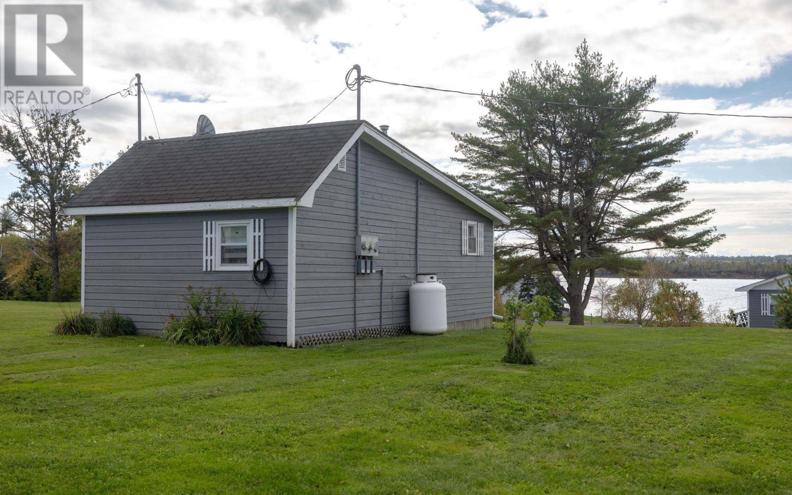 #5 Deroma Cottages Property Photo 1