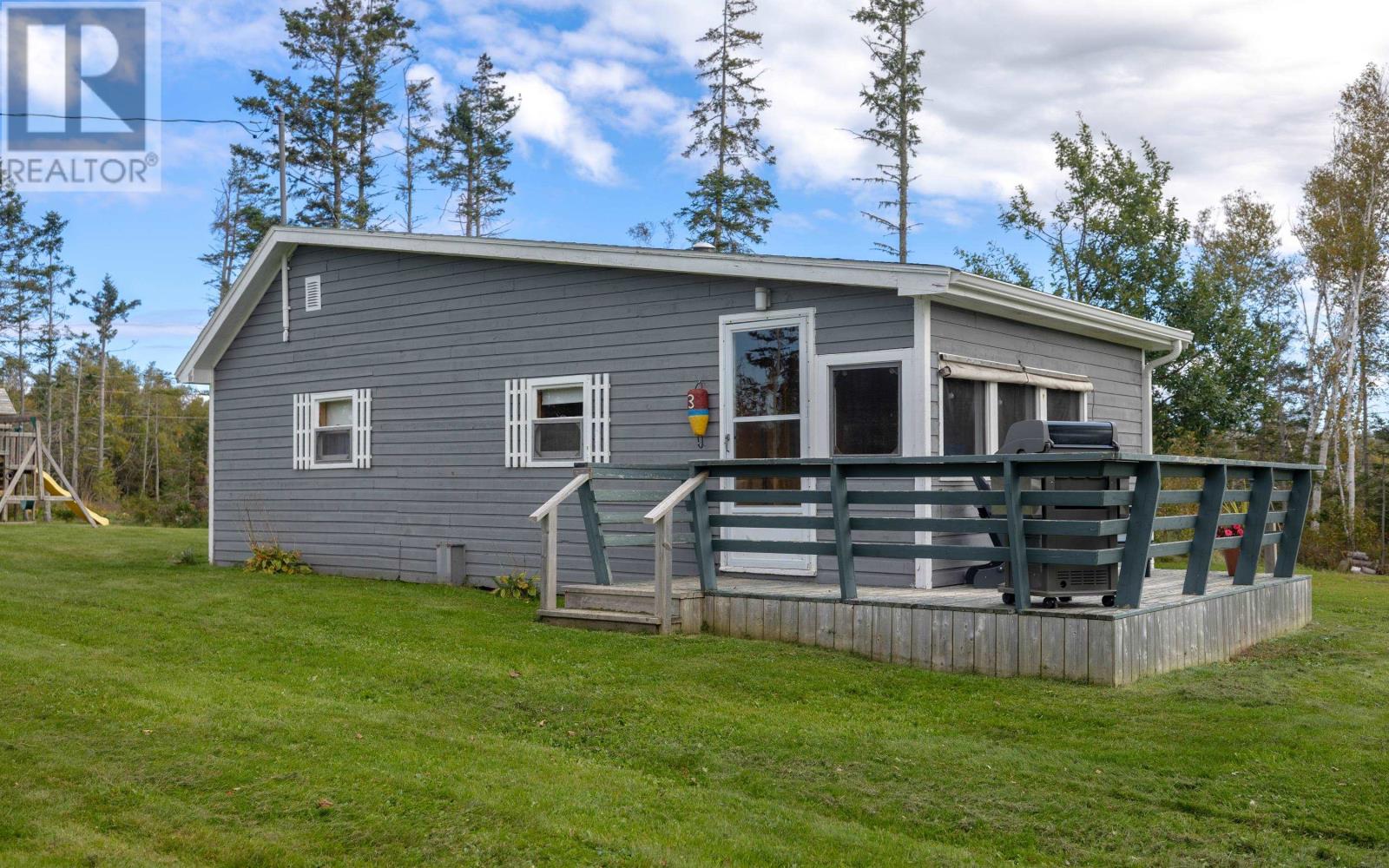#6 Deroma Cottages Property Photo 1