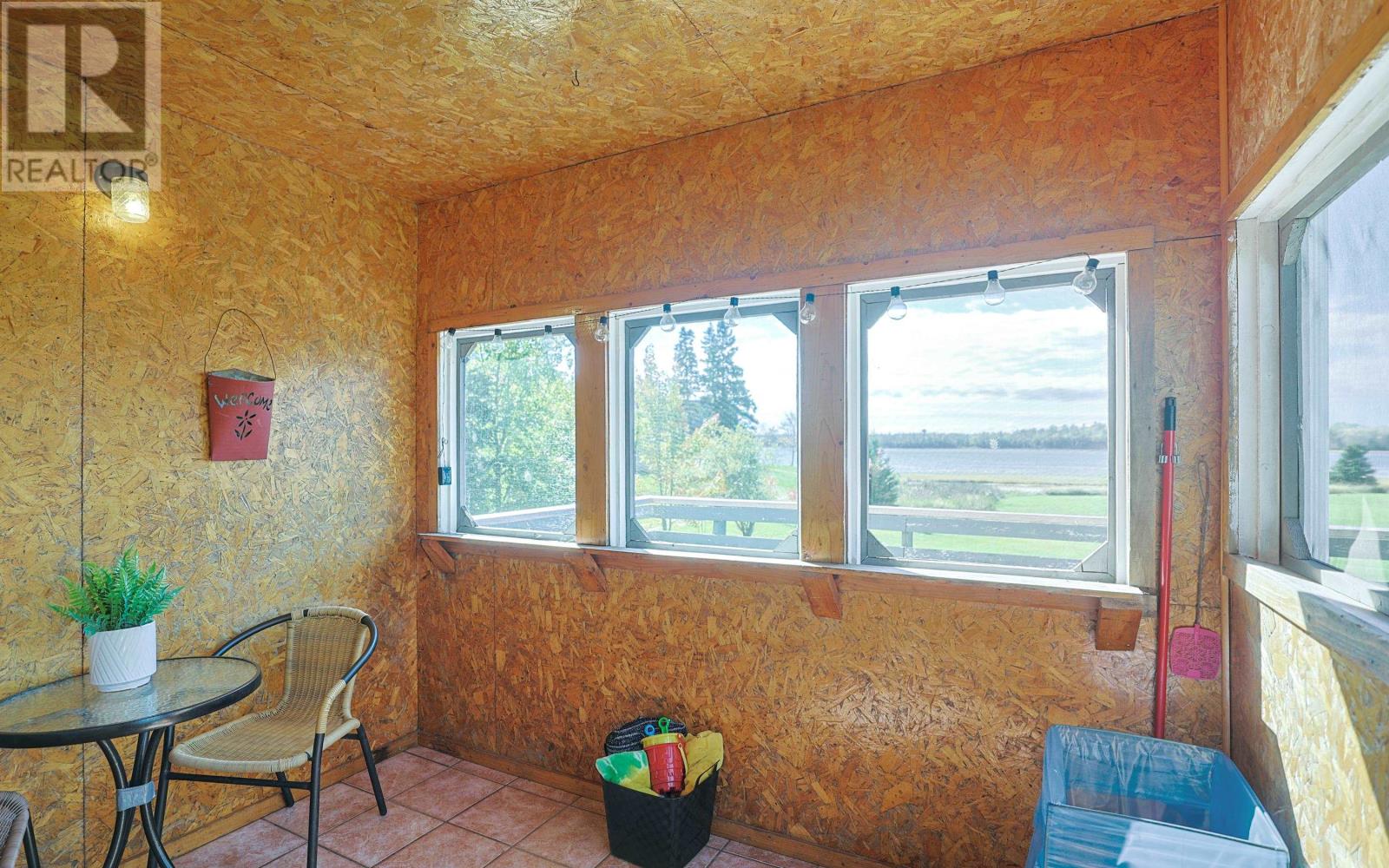 #6 Deroma Cottages Property Photo 8