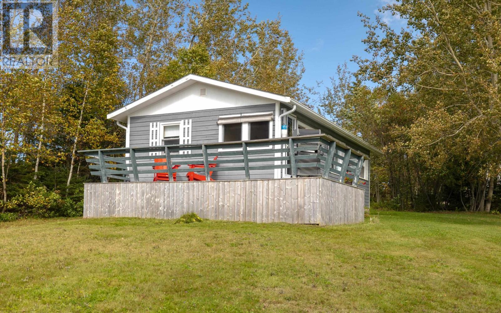 #6 Deroma Cottages Property Photo 28