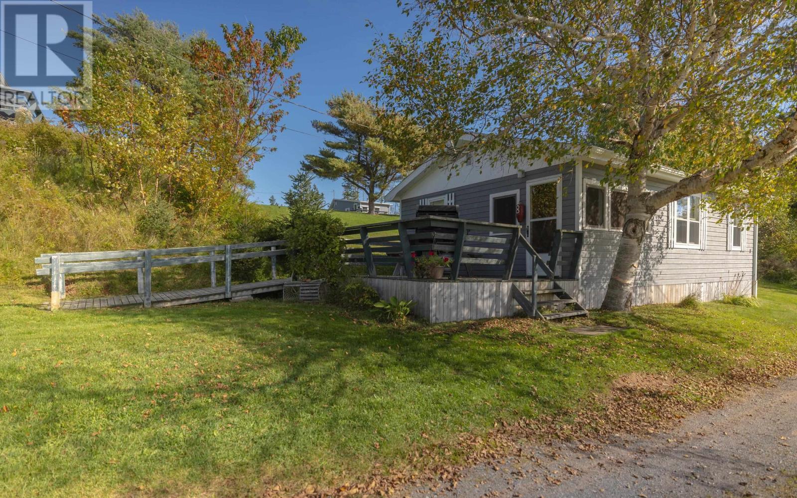 #7 Deroma Cottages Property Photo 1
