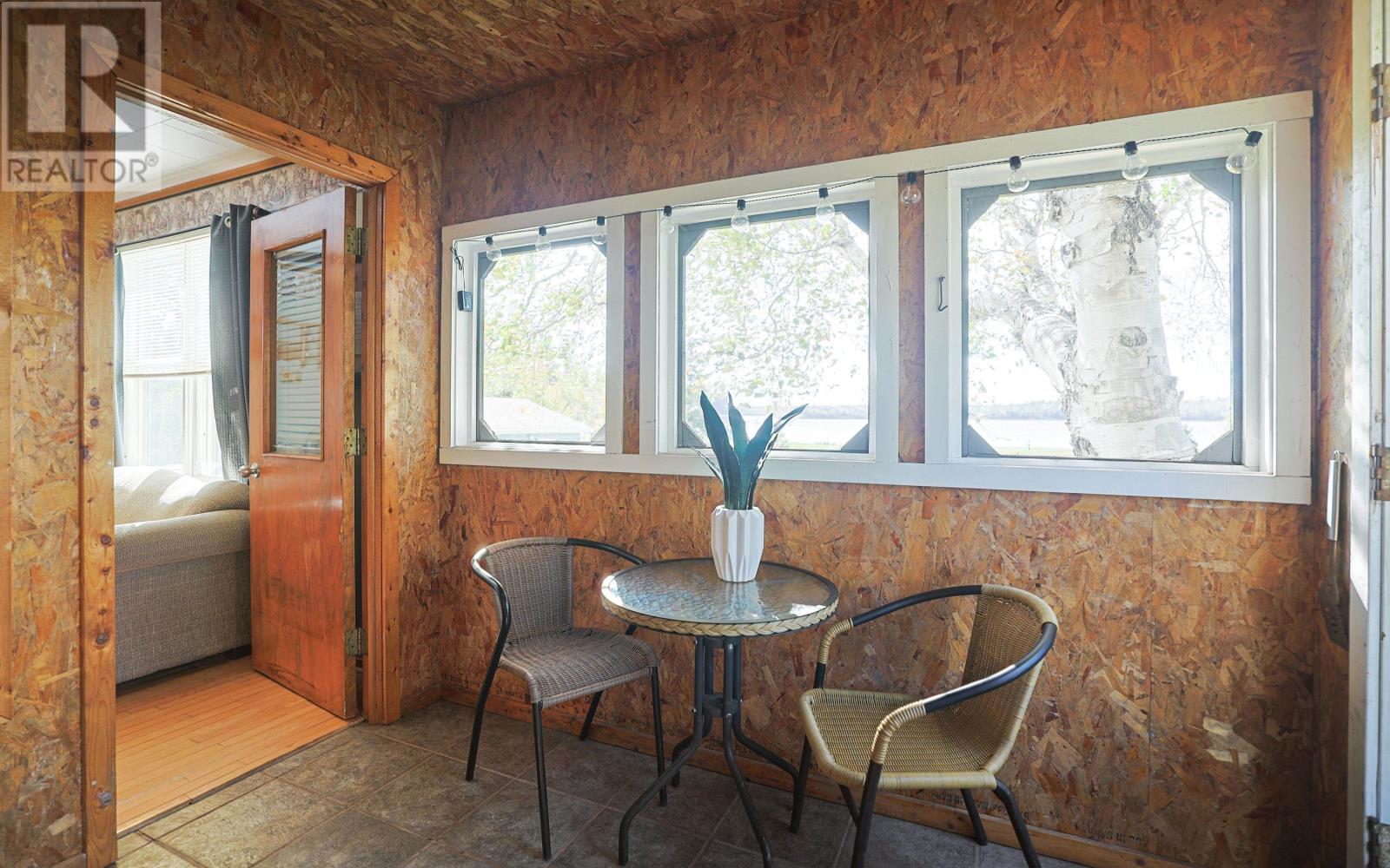 #7 Deroma Cottages Property Photo 18