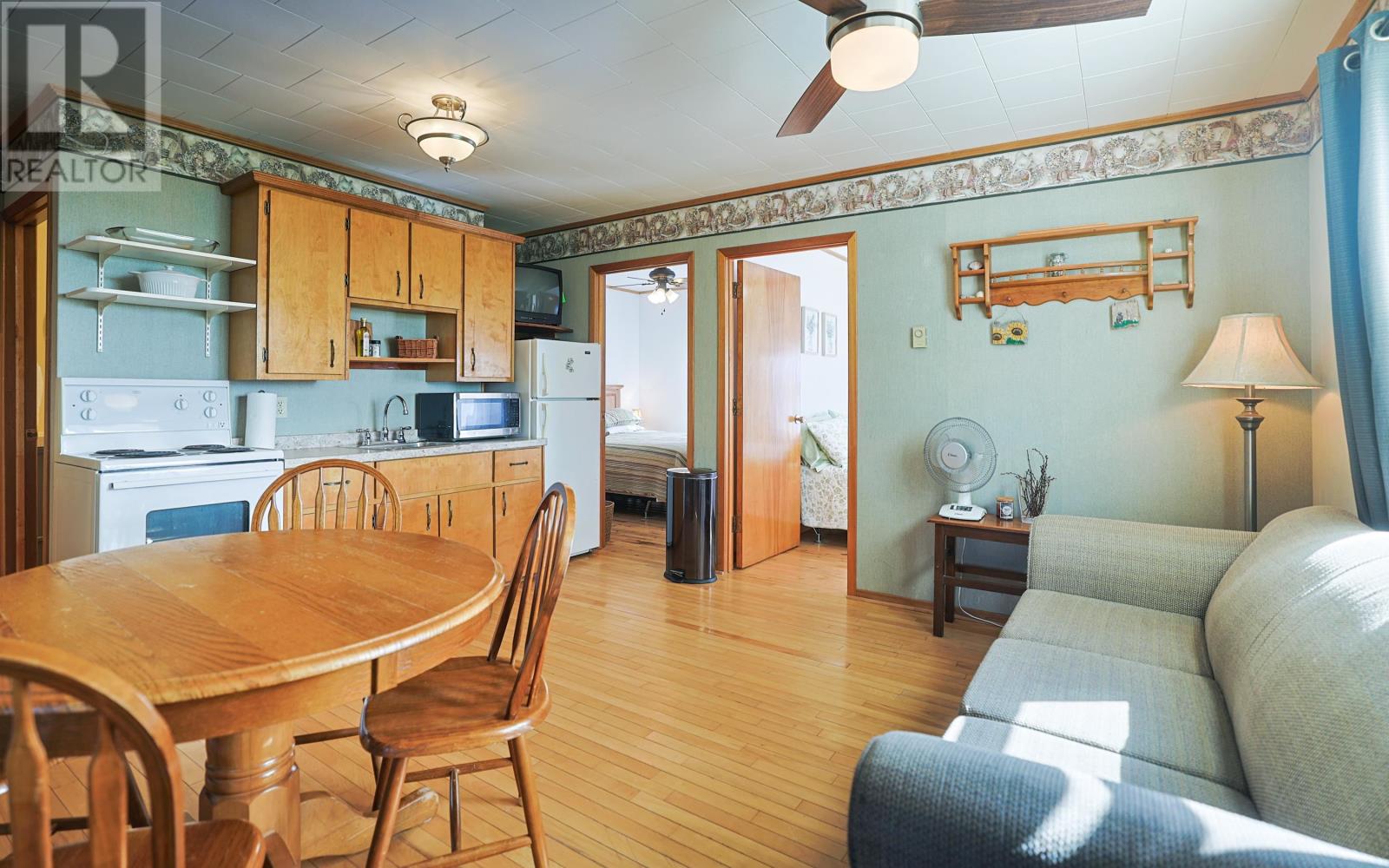 #7 Deroma Cottages Property Photo 19