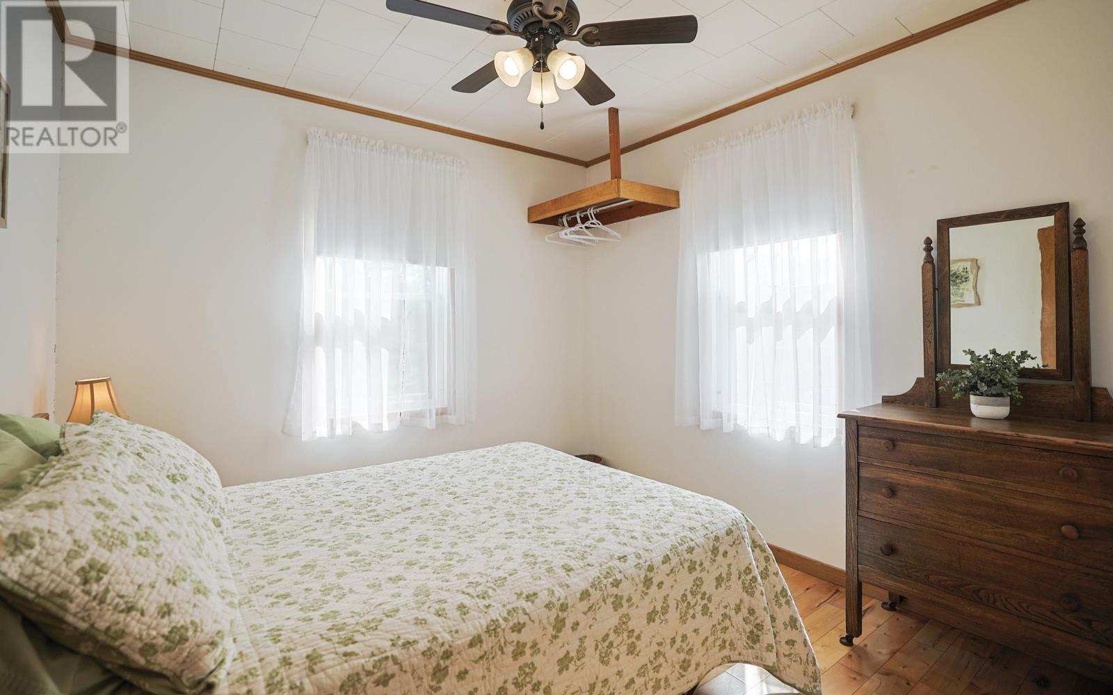 #7 Deroma Cottages Property Photo 22