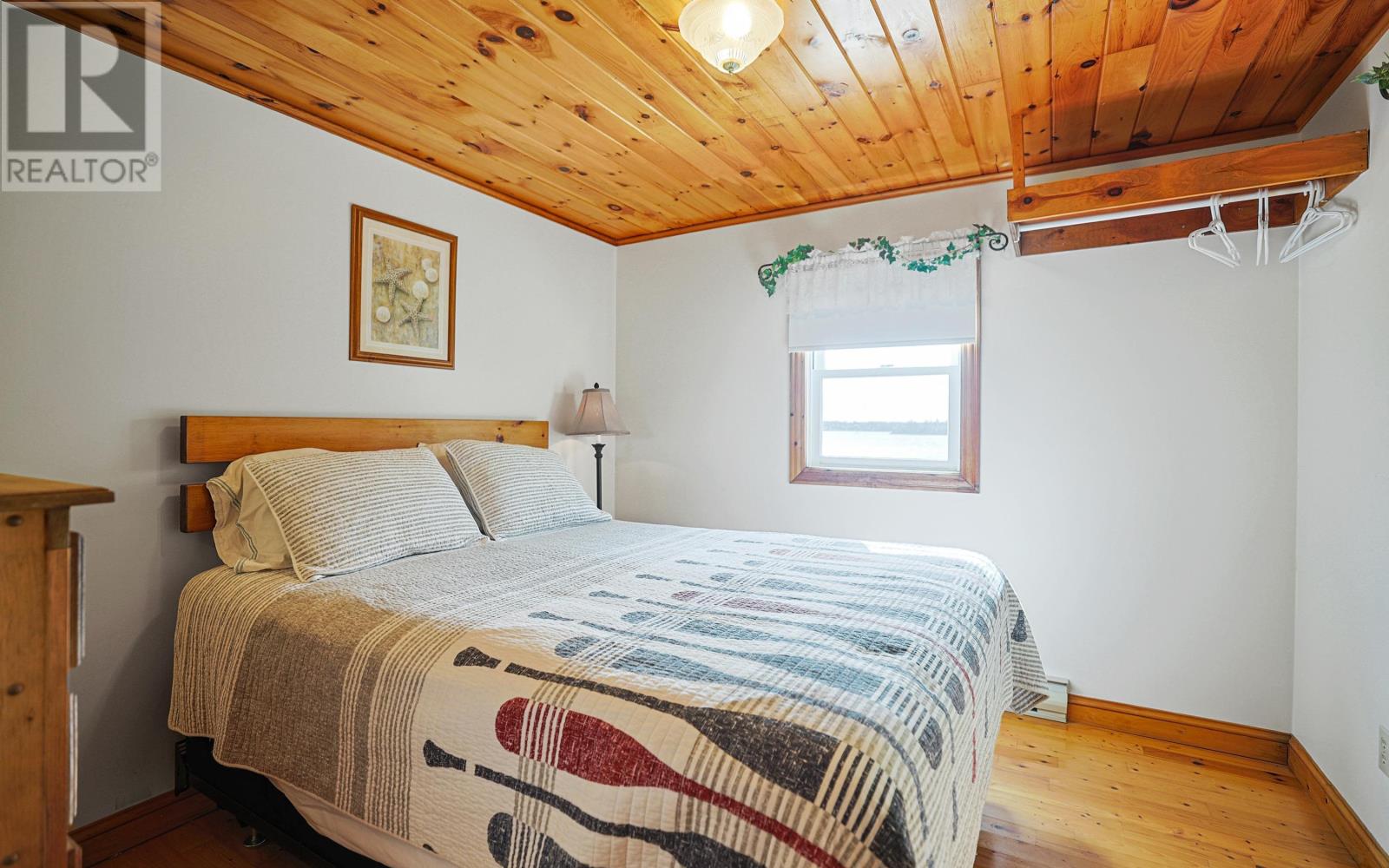 #7 Deroma Cottages Property Photo 33