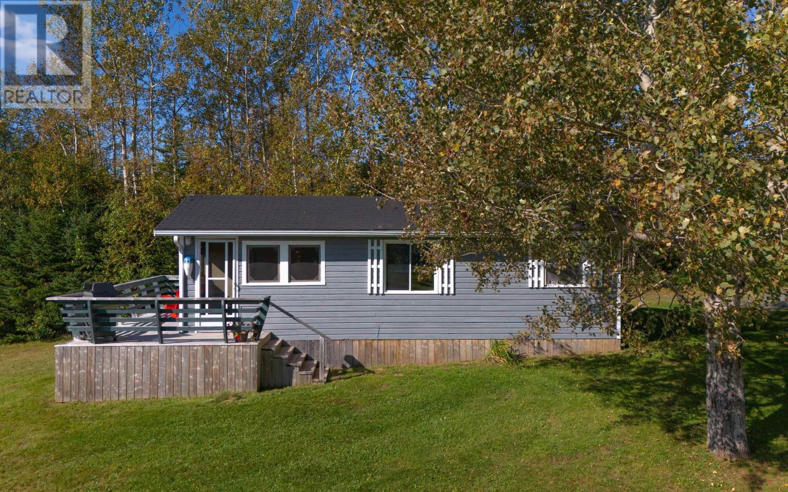 #7 Deroma Cottages Property Photo 35