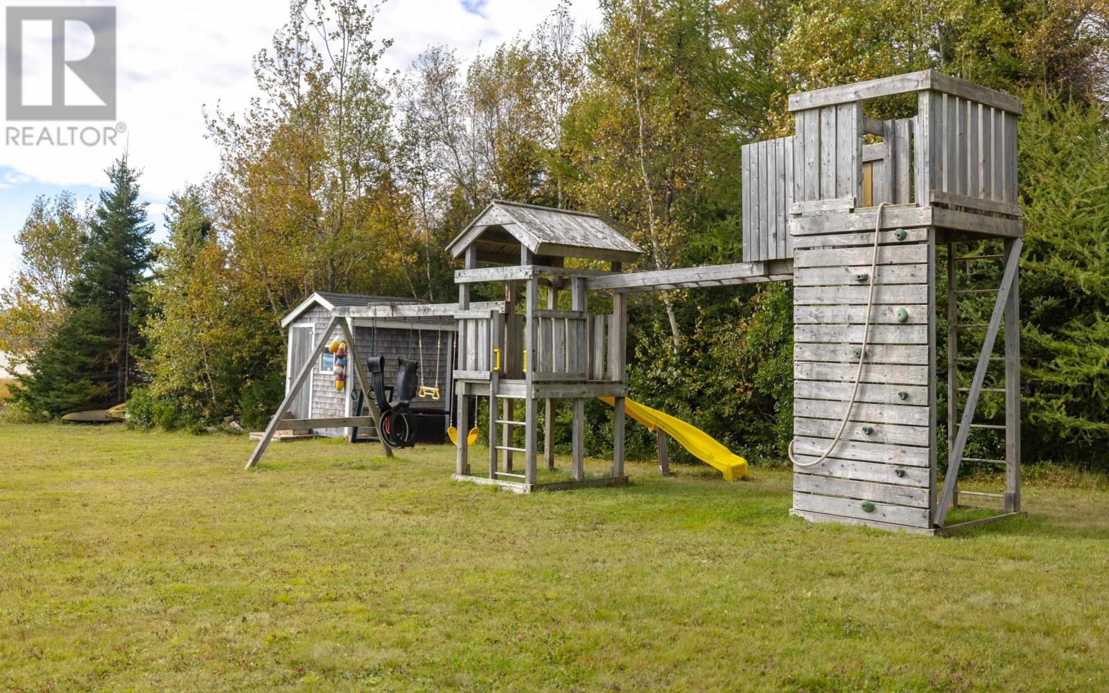 #7 Deroma Cottages Property Photo 38