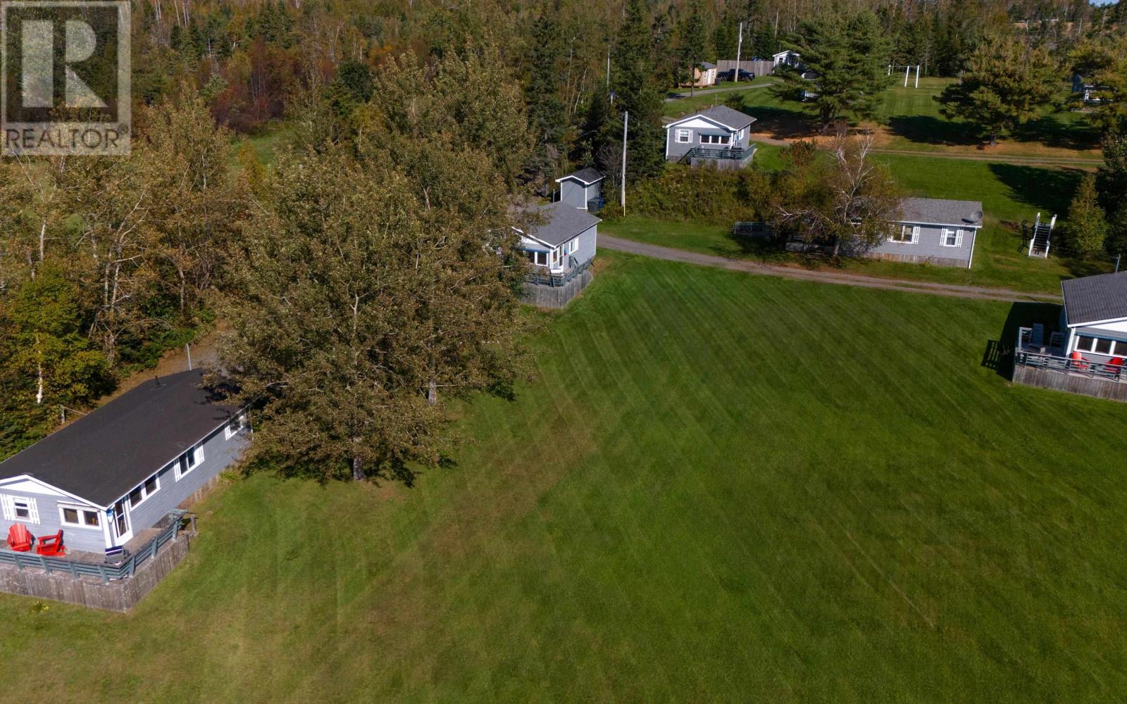 #7 Deroma Cottages Property Photo 39