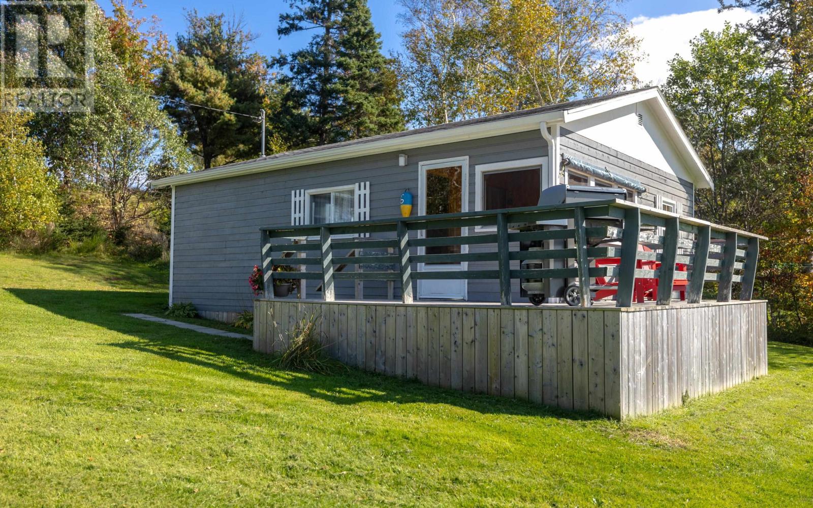 #11 Deroma Cottages Property Photo 1