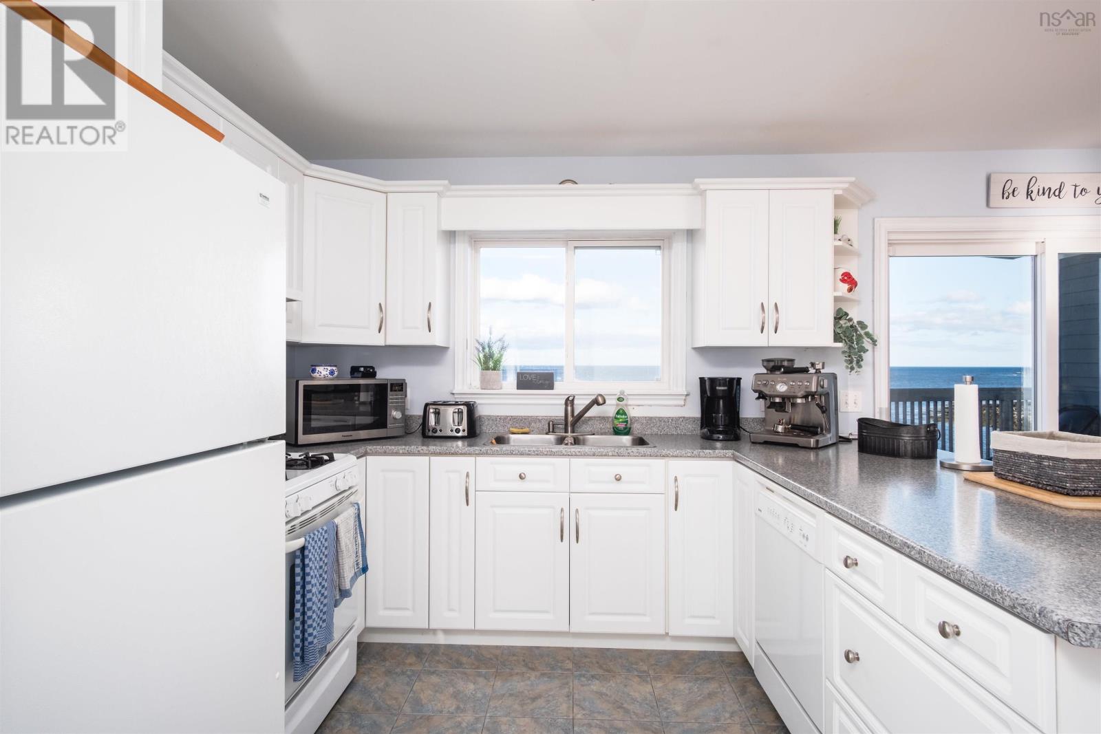 2934 Cape Gegogan Road Property Photo 4