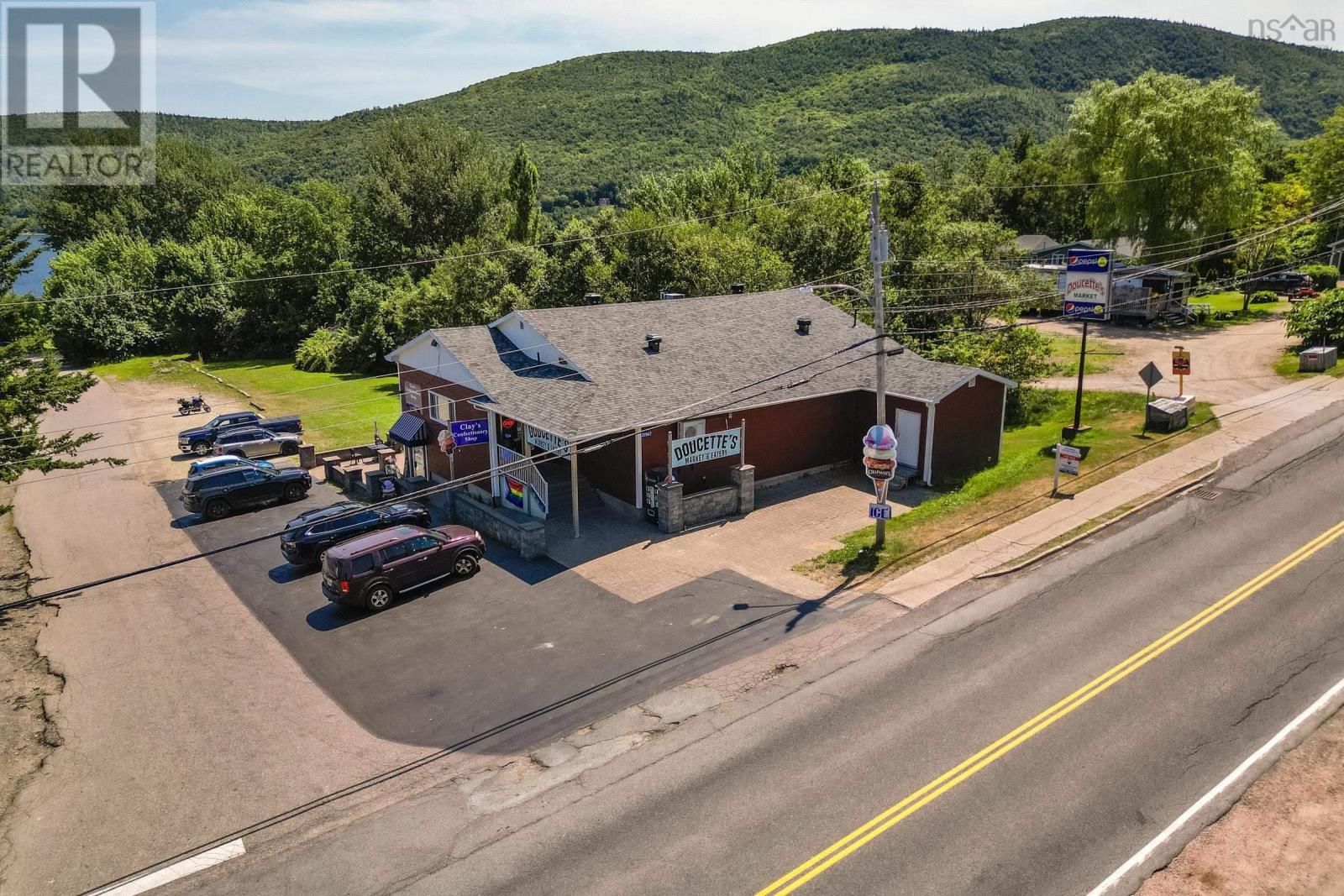 37867 Cabot Trail Property Photo 5