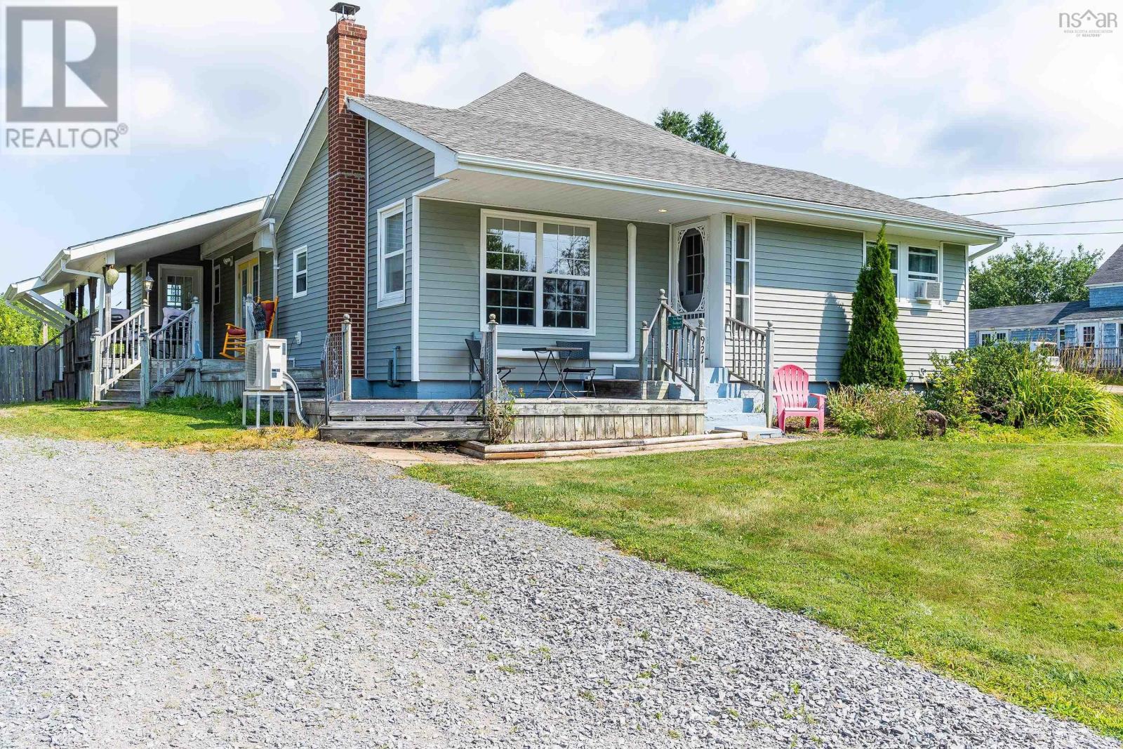 921 Brow Of Mountain Road Property Photo