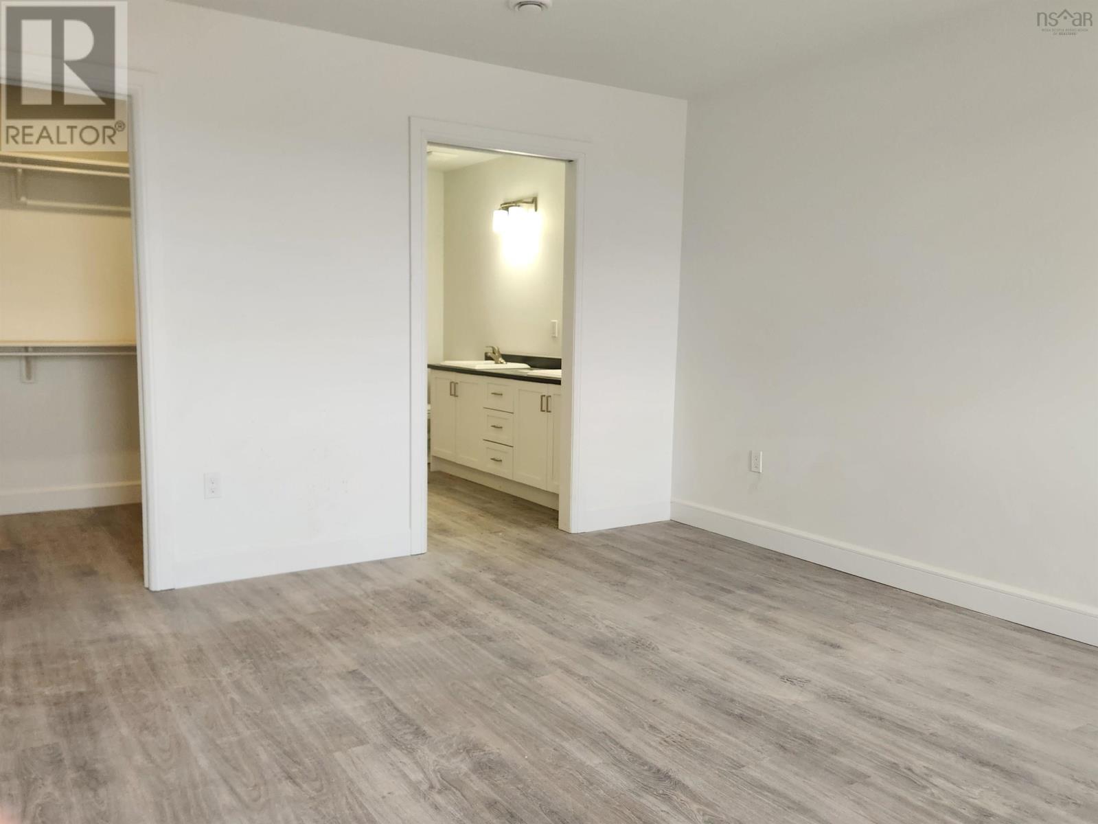 12 Abbey Road Property Photo 10
