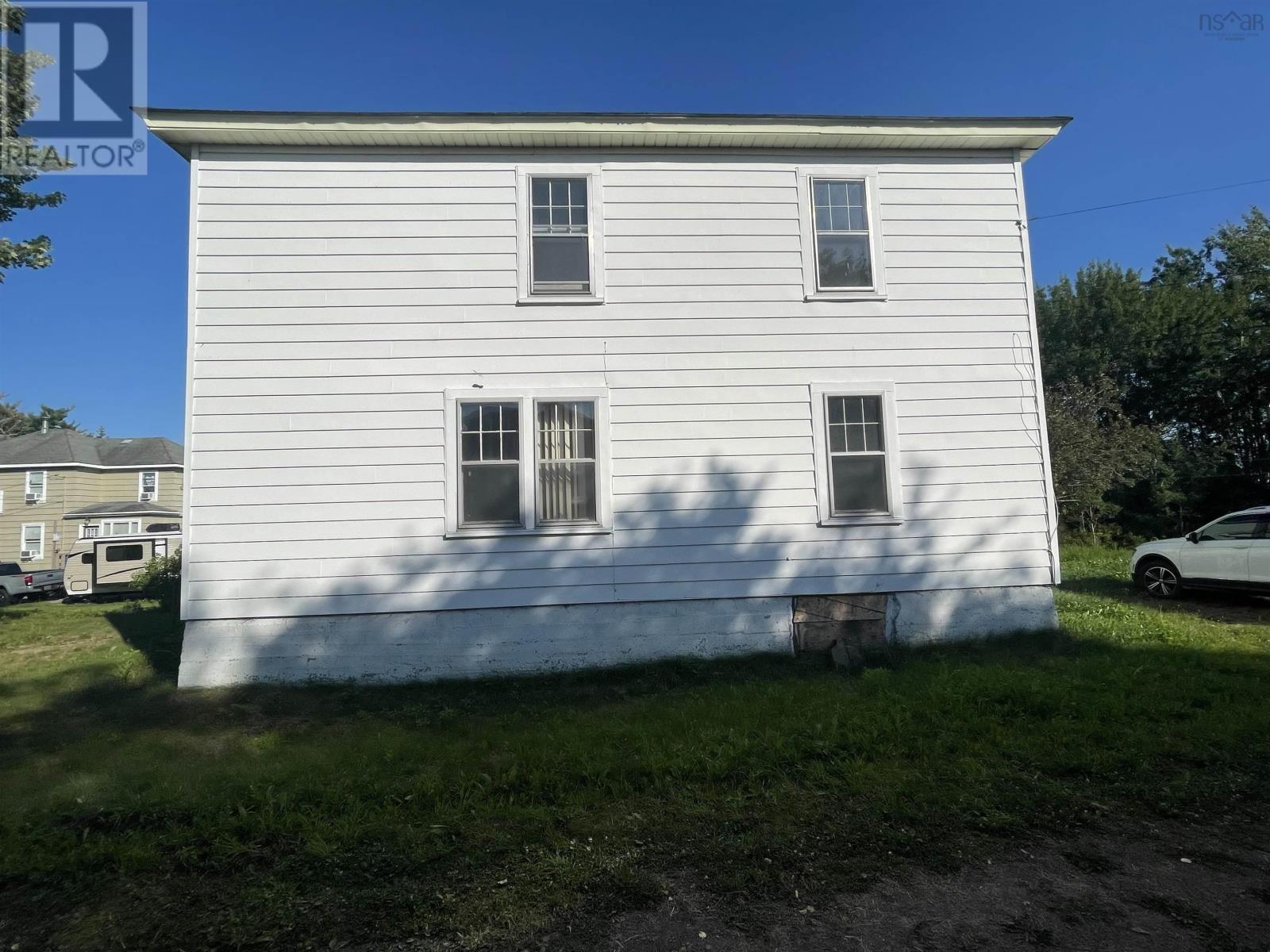 245 Station Street Property Photo 3