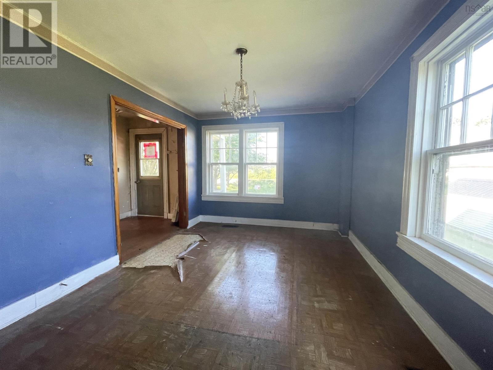 245 Station Street Property Photo 9