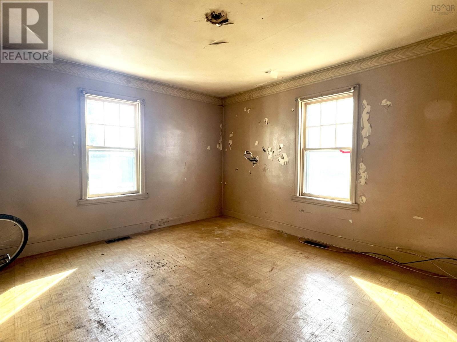 245 Station Street Property Photo 14