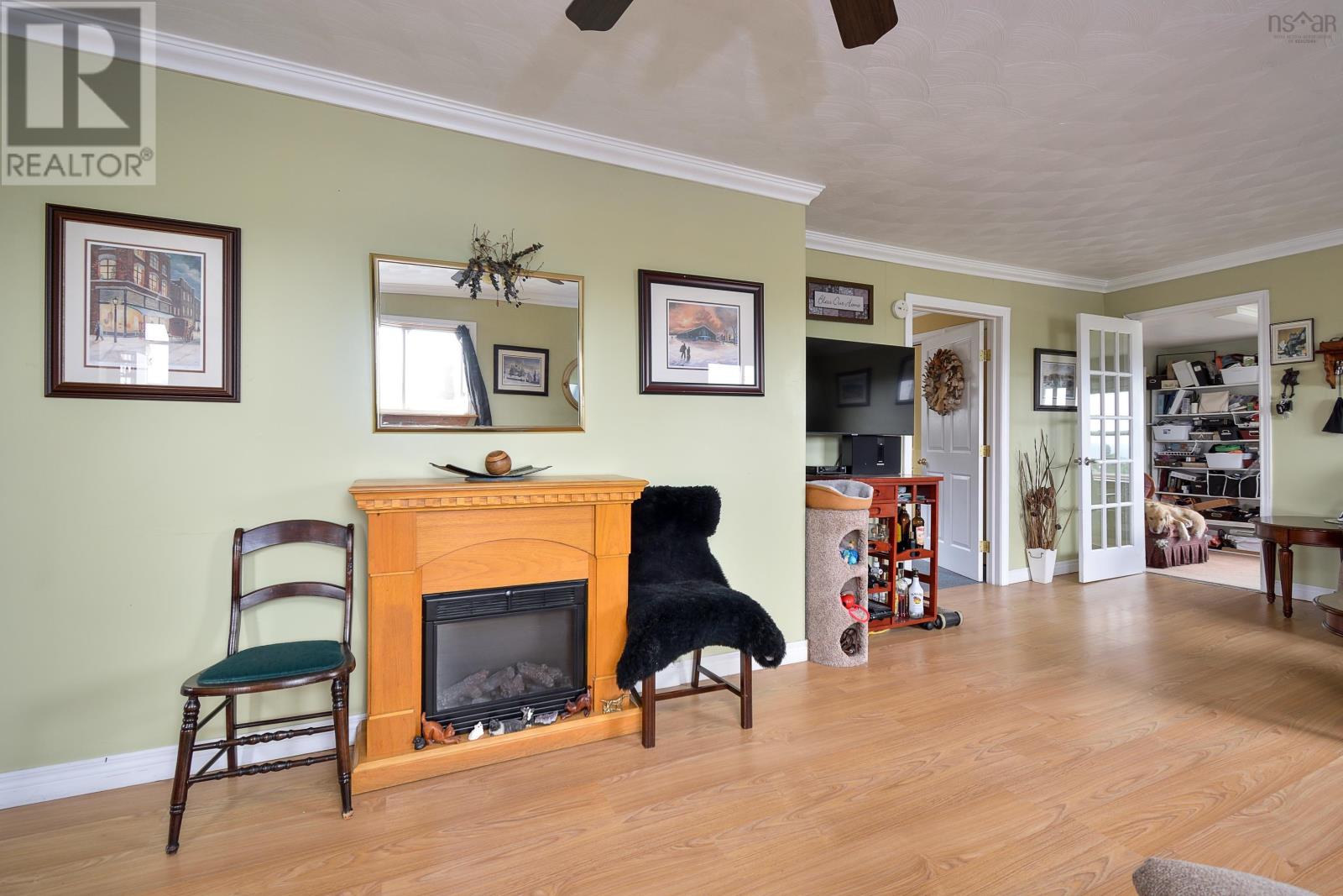 785 105 Highway Property Photo 6