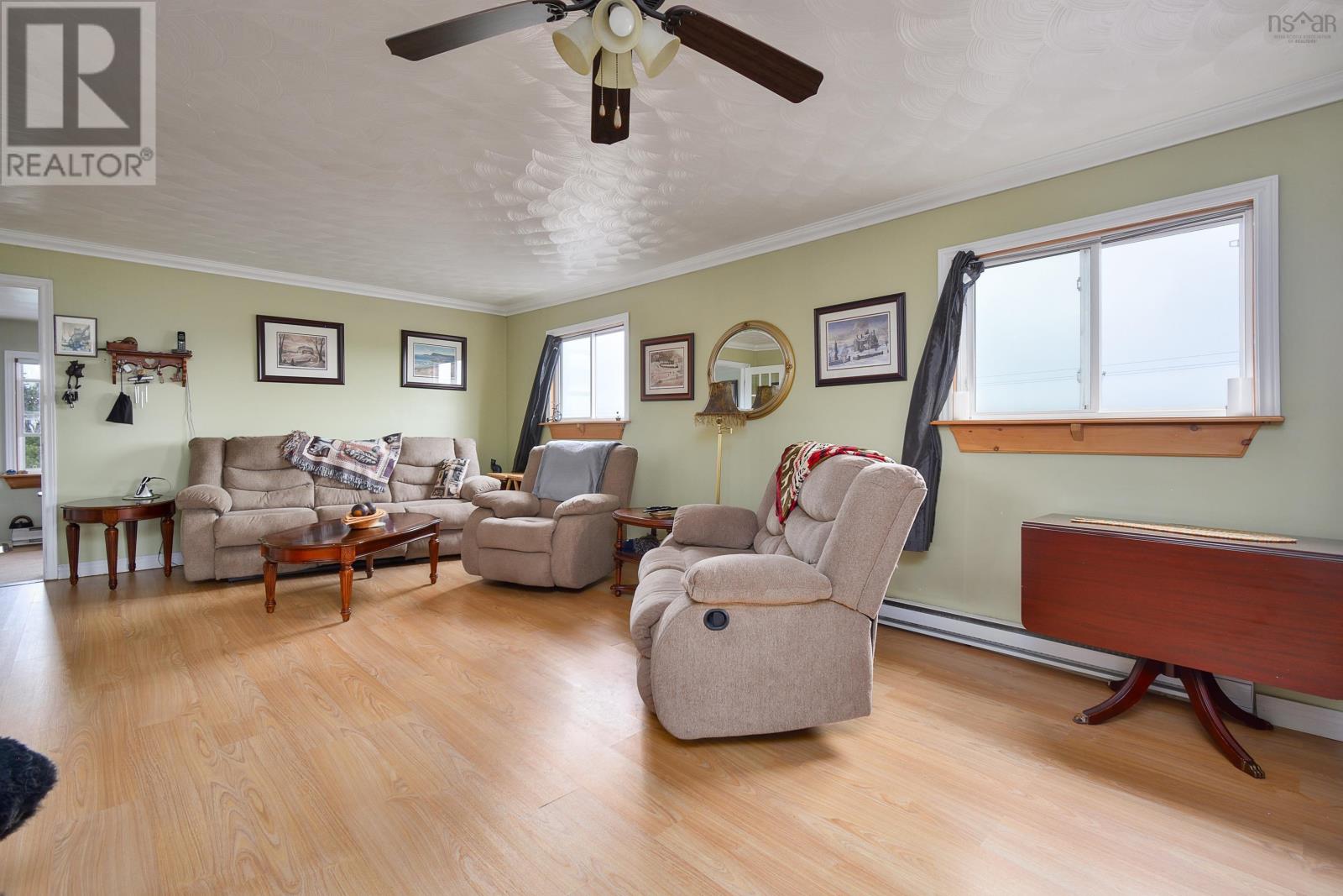 785 105 Highway Property Photo 7