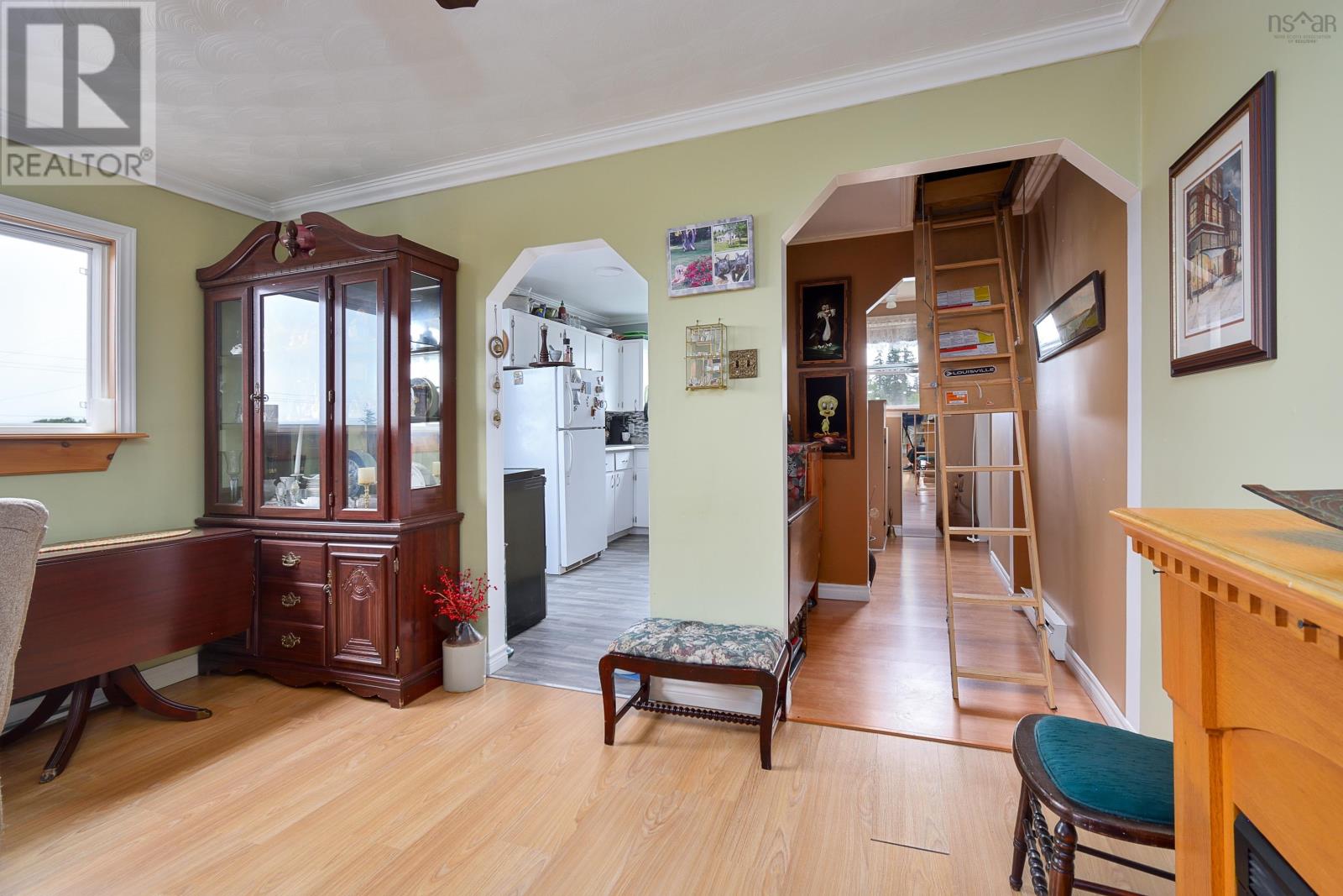 785 105 Highway Property Photo 9