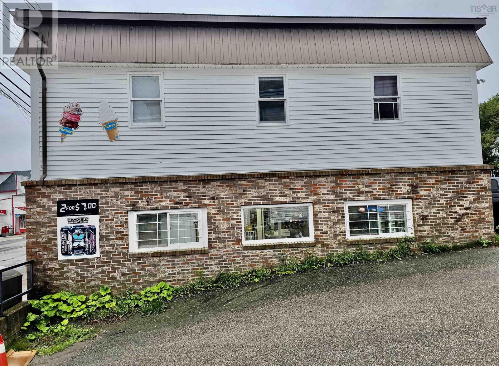 101 Water Street Property Photo 3