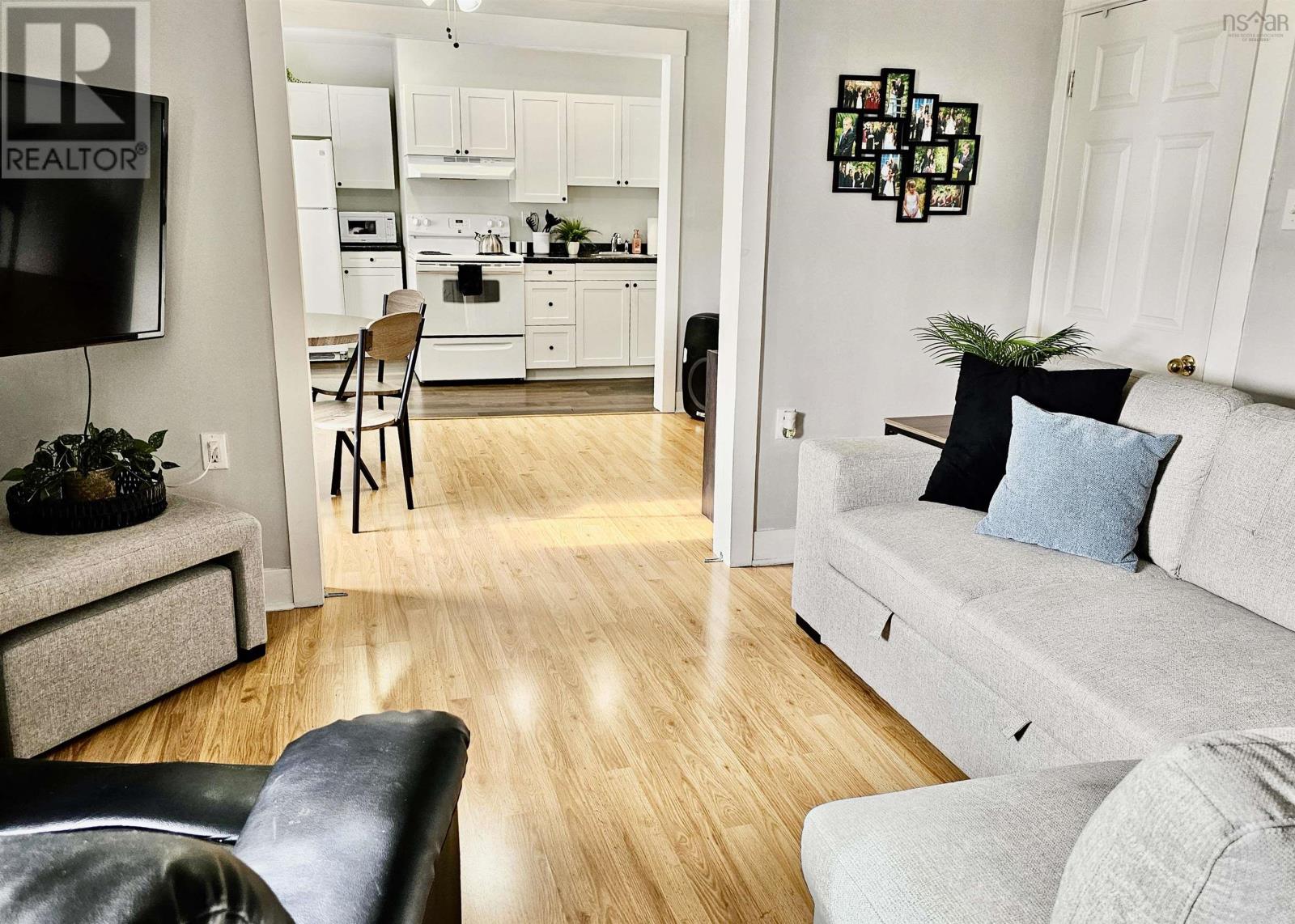 101 Water Street Property Photo 14