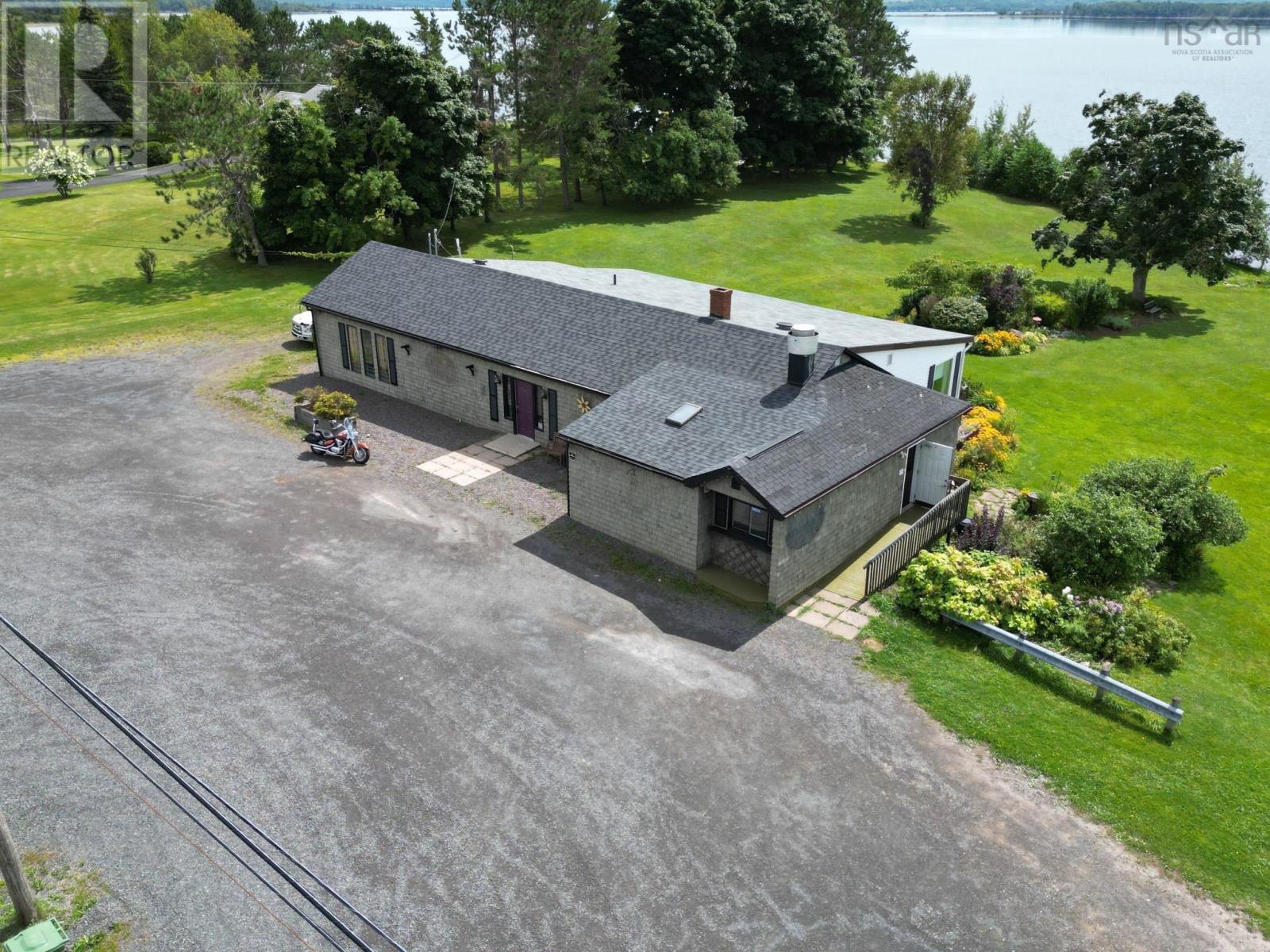 2656 Highway 376 Property Photo 1