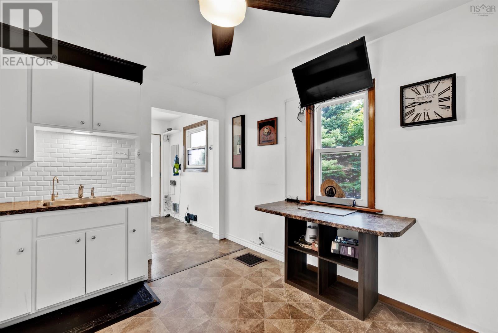 3709 Barrington Street Property Photo 8