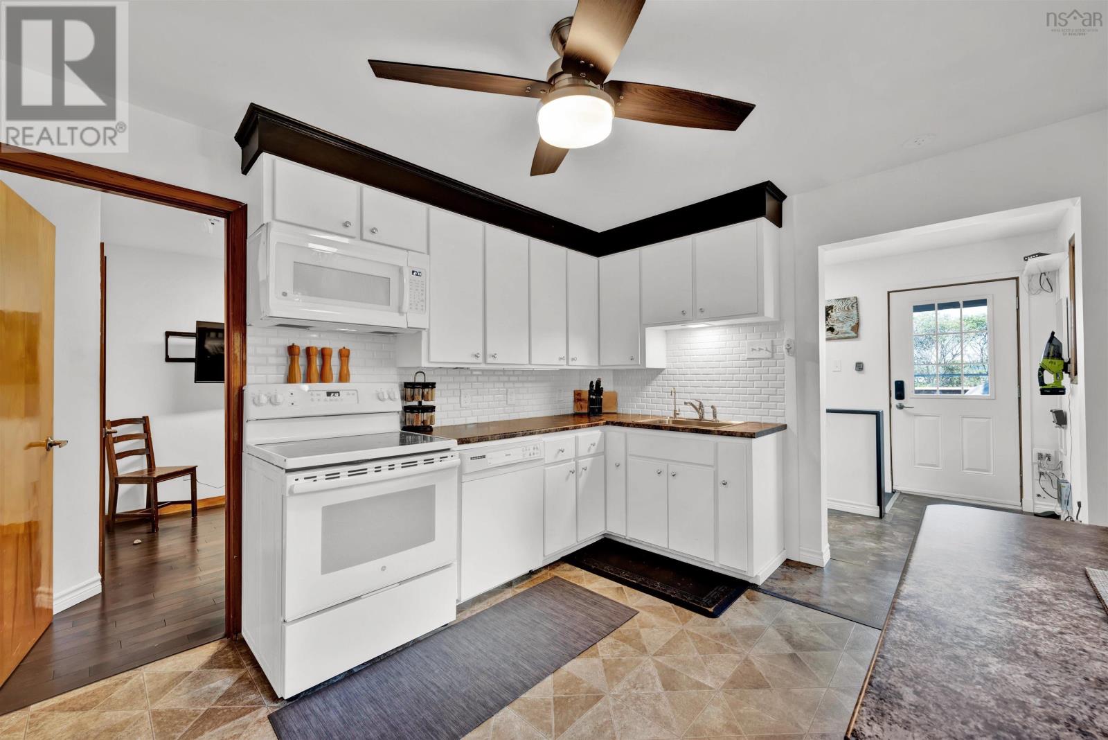 3709 Barrington Street Property Photo 9