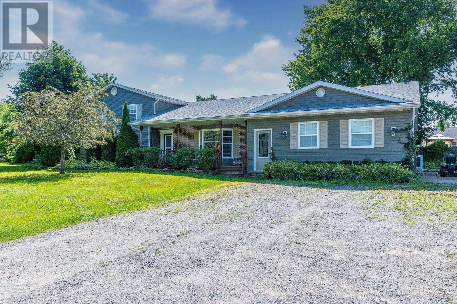 957 Parkside Drive Property Photo