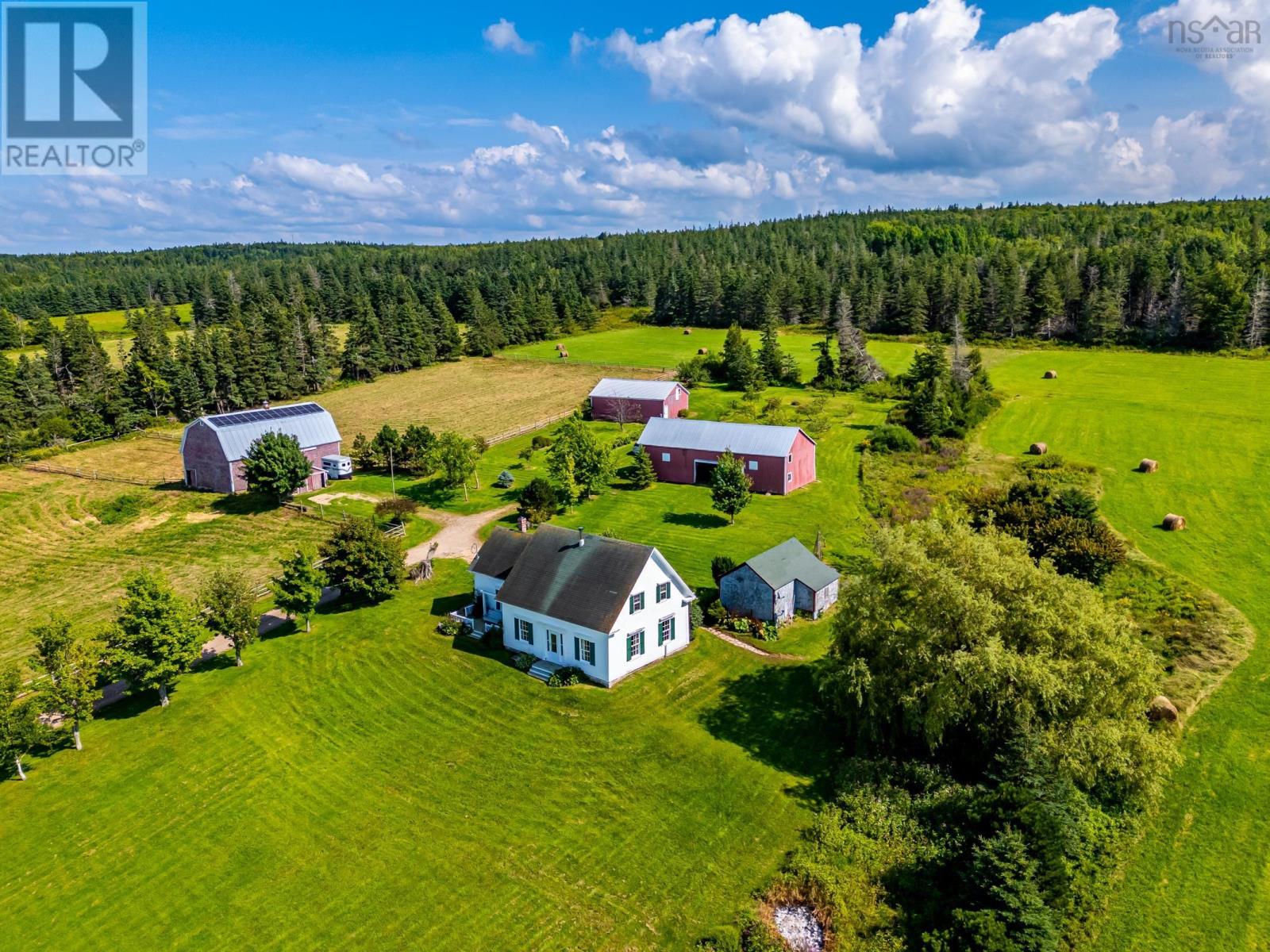 9262 St Croix Cove Road Property Photo 1