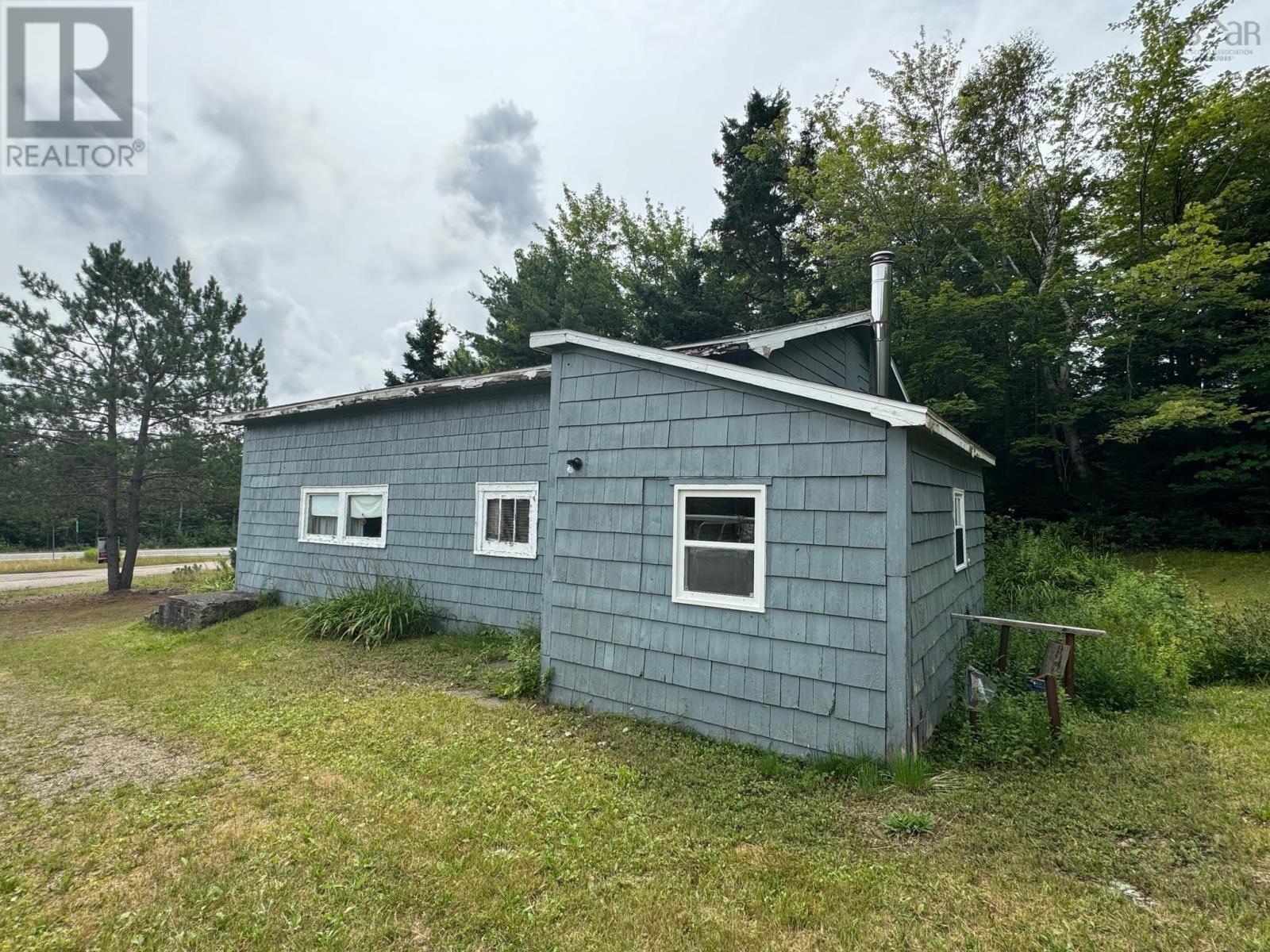 12272 Highway 105 Property Photo 3