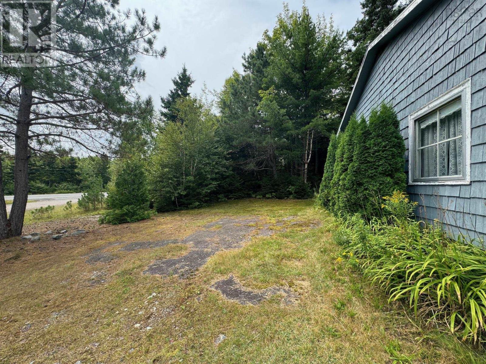 12272 Highway 105 Property Photo 5