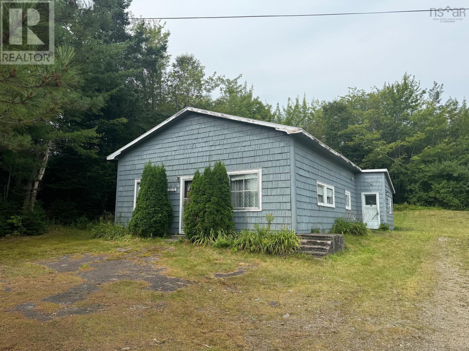 12272 Highway 105 Property Photo 7