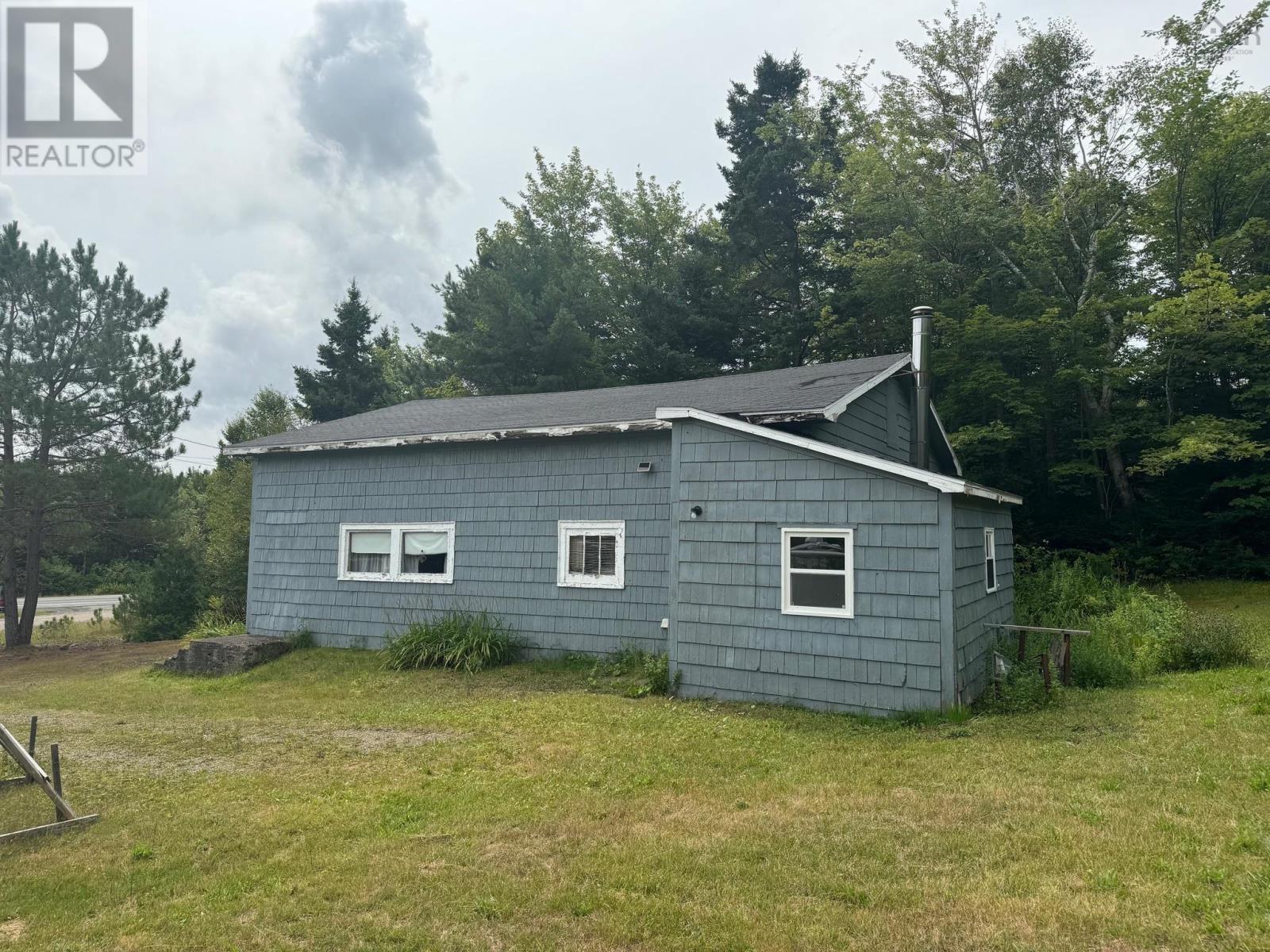 12272 Highway 105 Property Photo 8