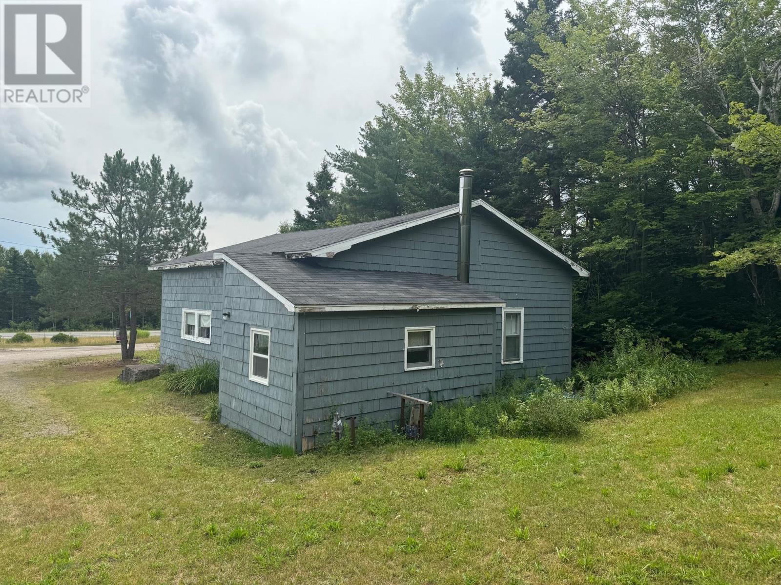 12272 Highway 105 Property Photo 9