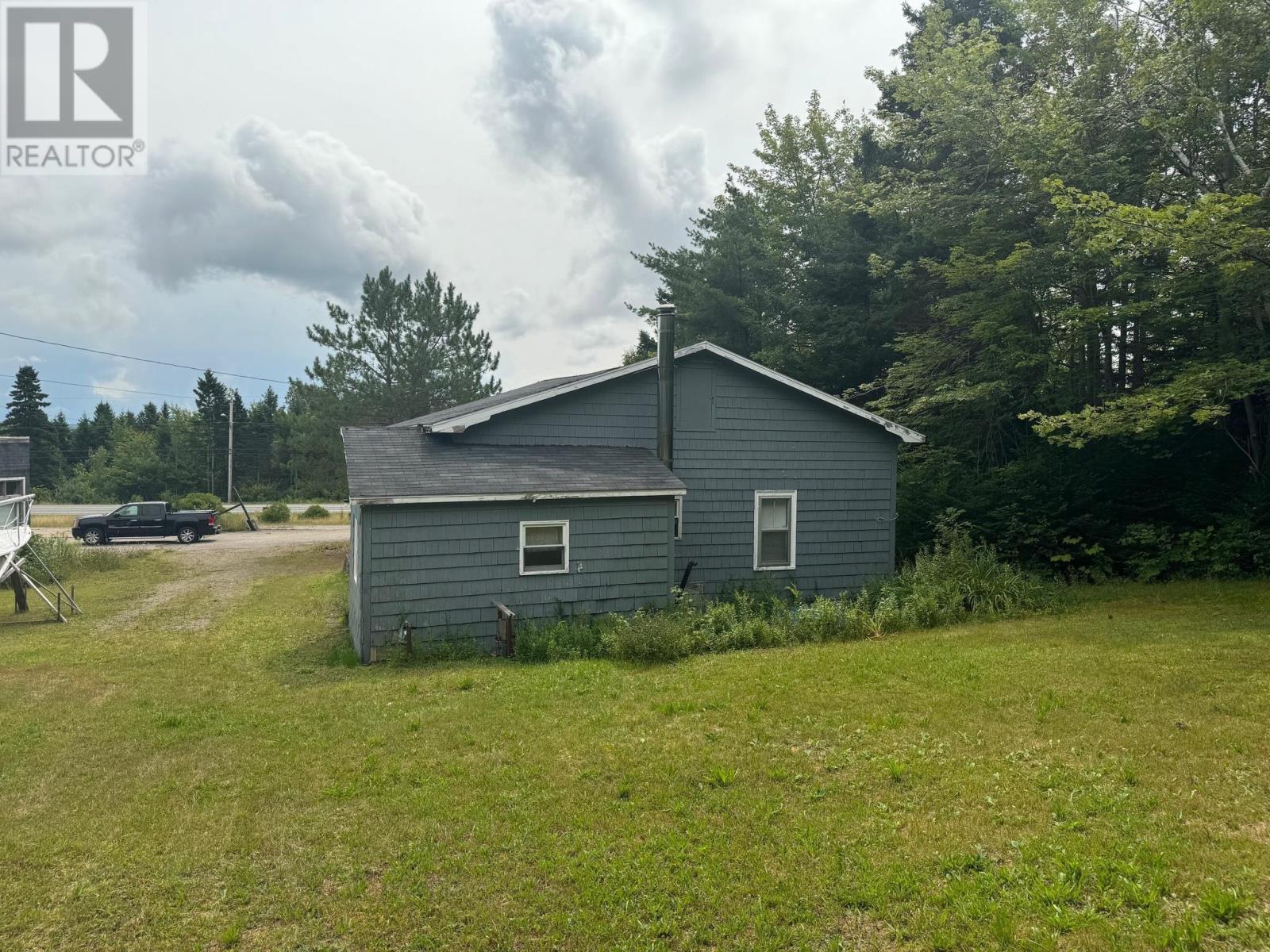 12272 Highway 105 Property Photo 10