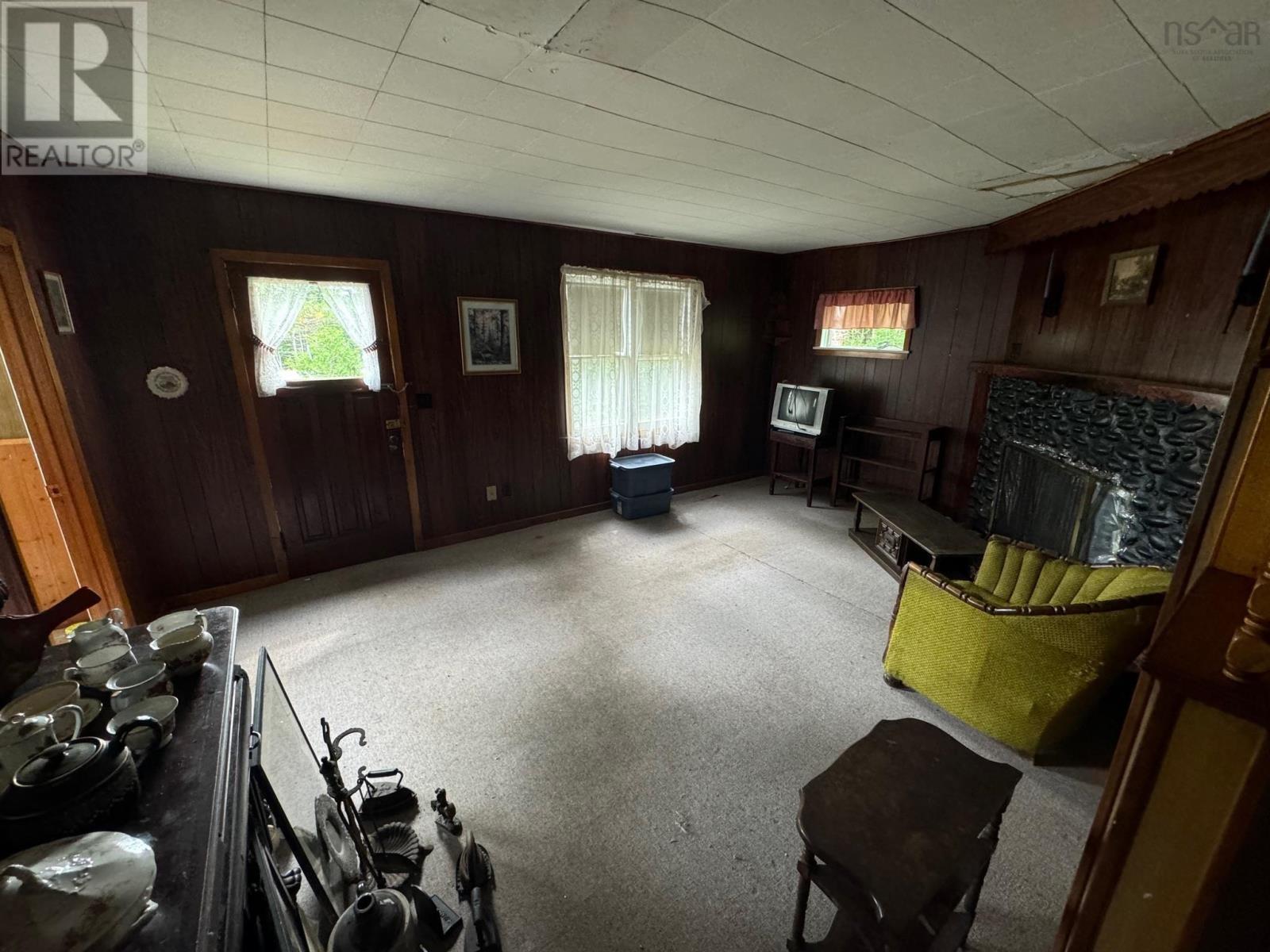 12272 Highway 105 Property Photo 14