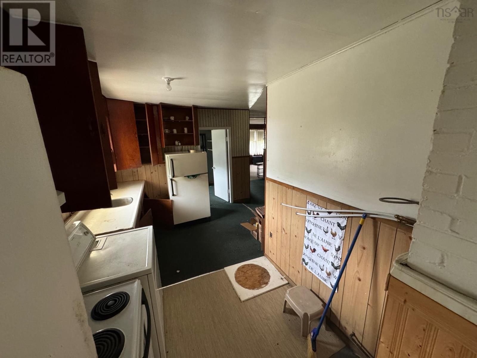 12272 Highway 105 Property Photo 15
