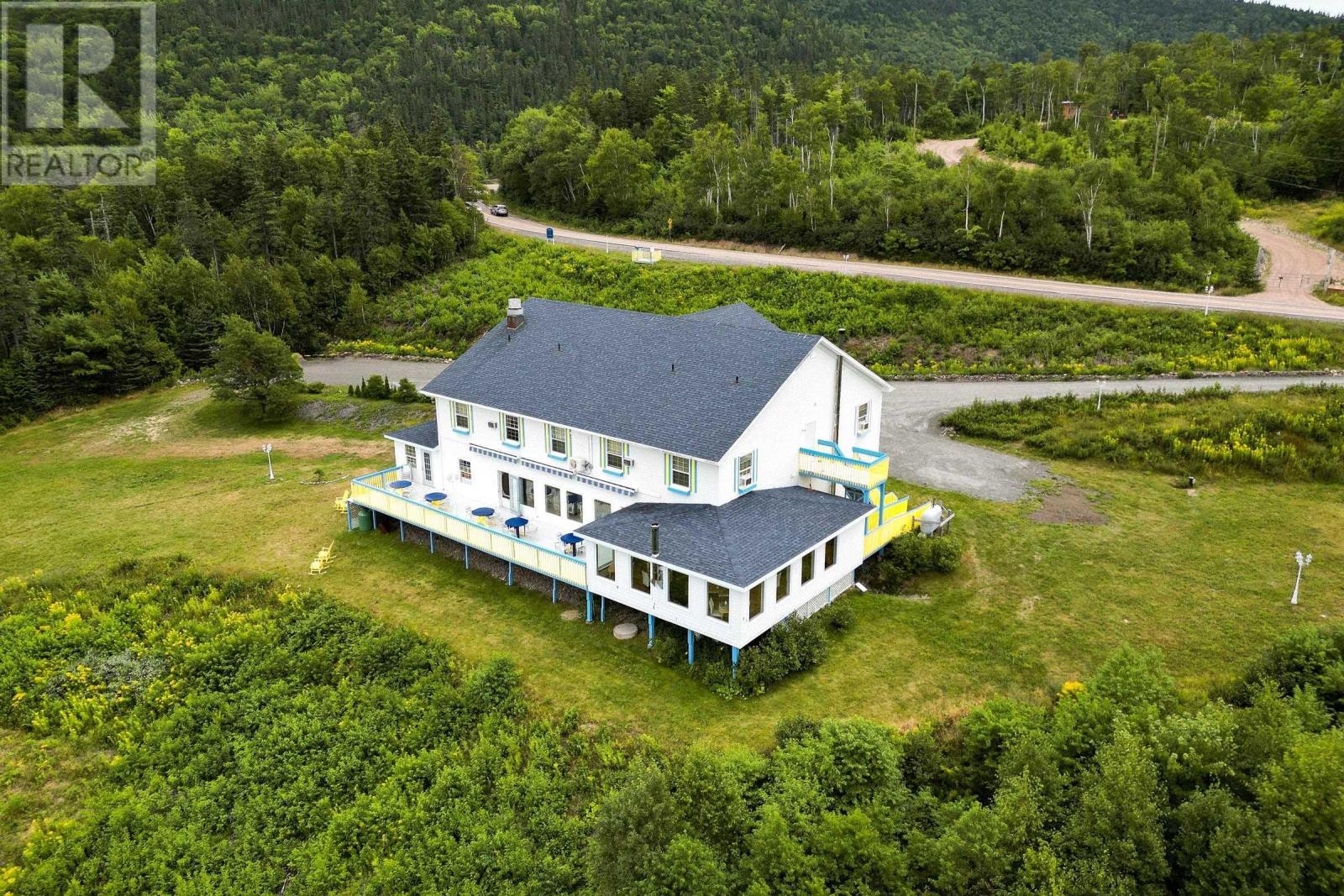 39339 Cabot Trail, Ingonish Ferry Property Photo 4