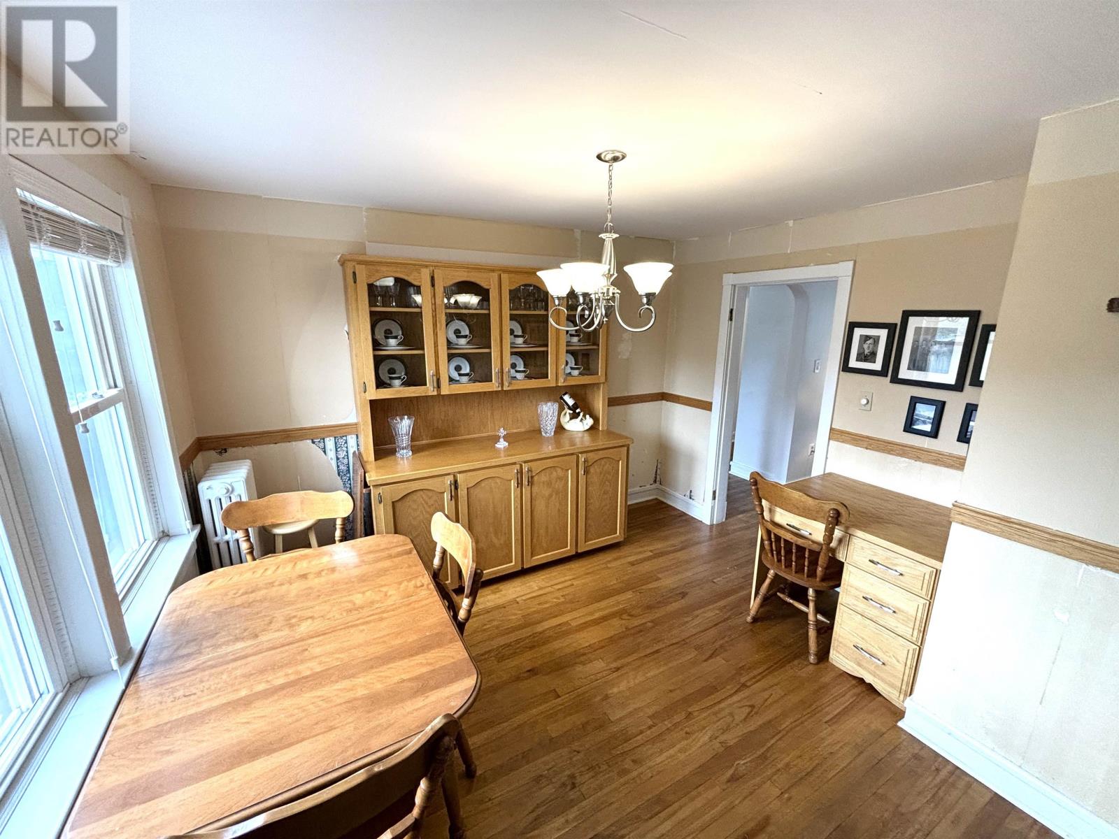 5 60 Green Street Property Photo 2