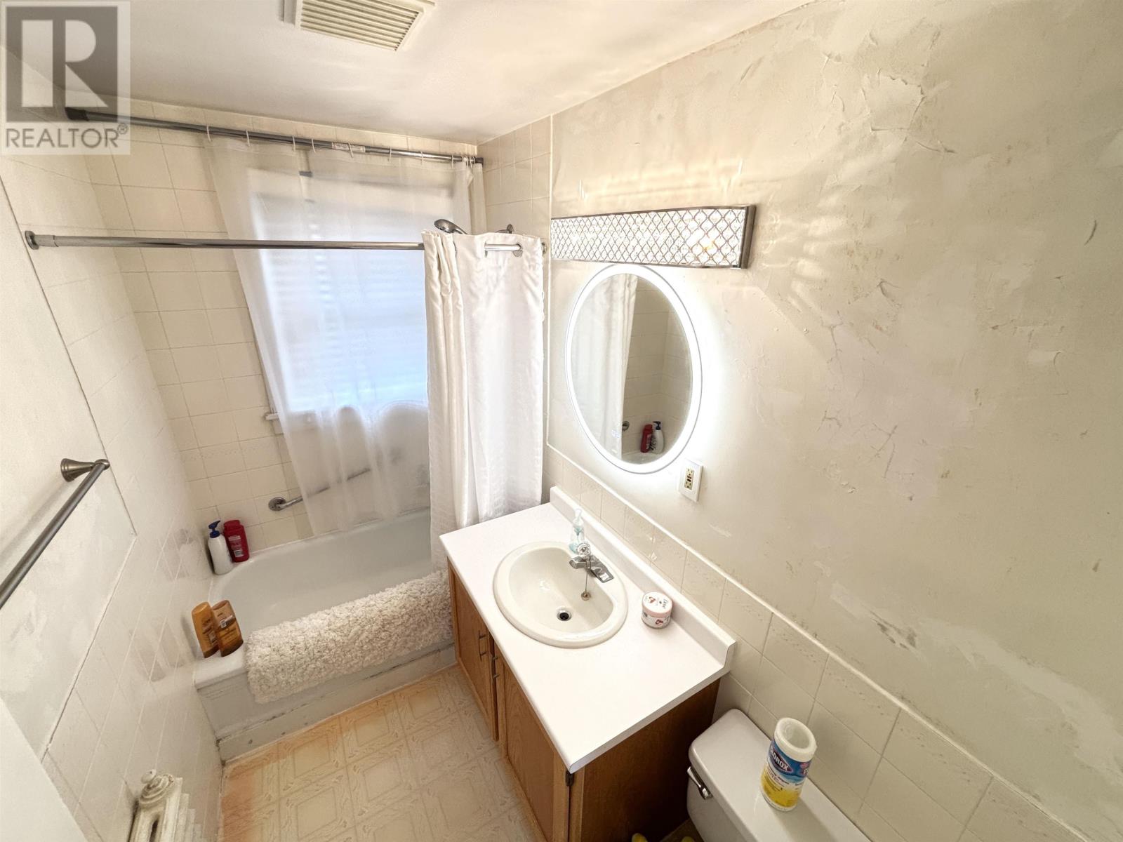 5 60 Green Street Property Photo 5